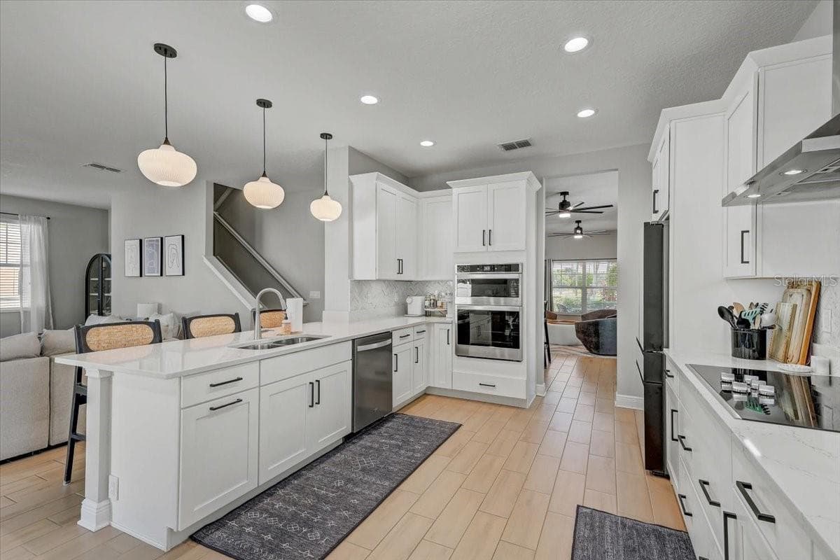Single Family Residence at 2194 FAIRWAY AVE S, ST PETERSBURG, photo 19 of 85