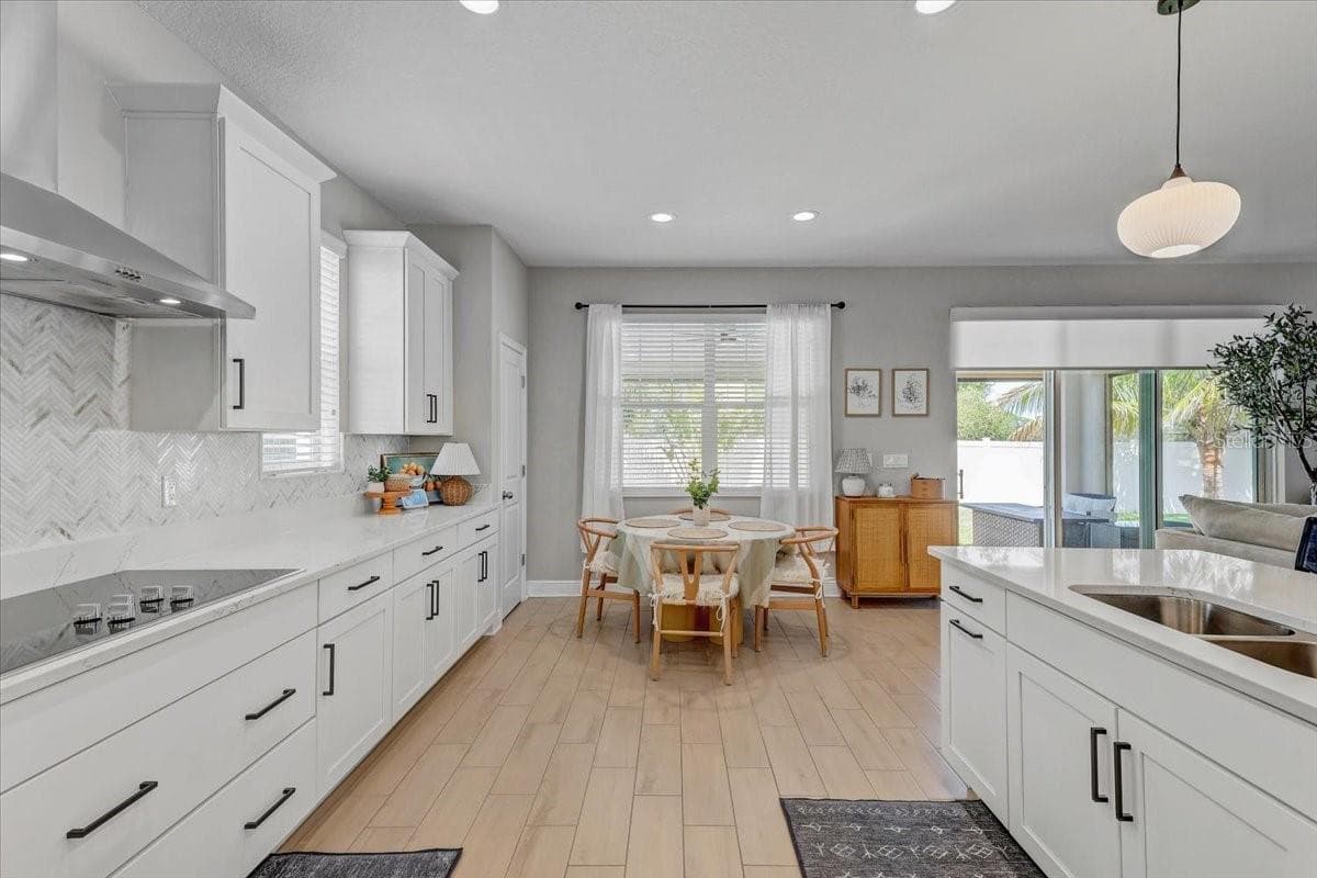 Single Family Residence at 2194 FAIRWAY AVE S, ST PETERSBURG, photo 21 of 85
