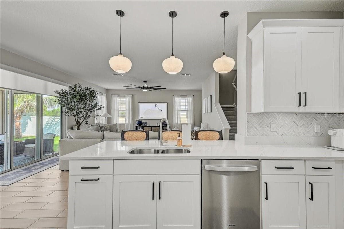 Single Family Residence at 2194 FAIRWAY AVE S, ST PETERSBURG, photo 24 of 85