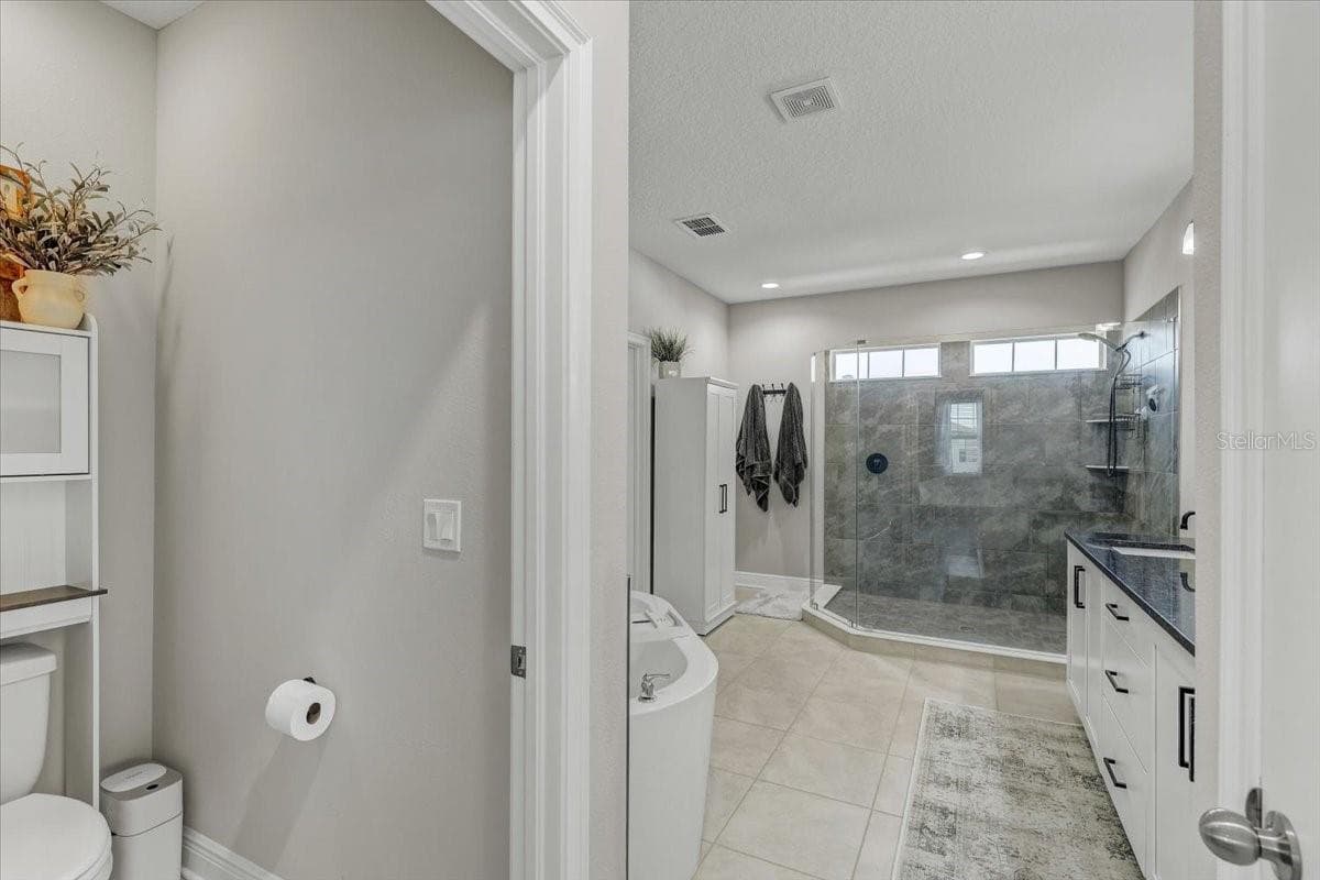 Single Family Residence at 2194 FAIRWAY AVE S, ST PETERSBURG, photo 39 of 85