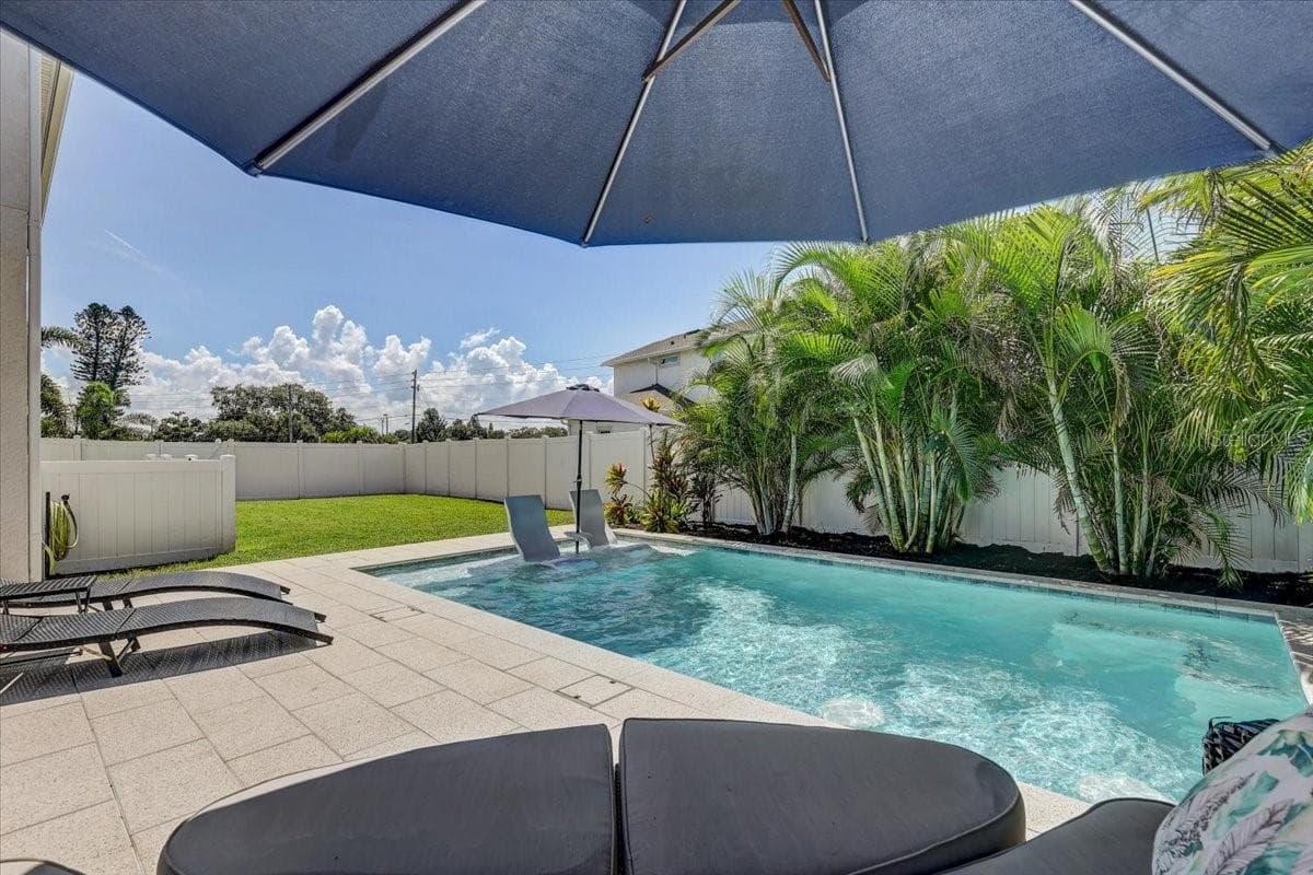 Single Family Residence at 2194 FAIRWAY AVE S, ST PETERSBURG, photo 61 of 85
