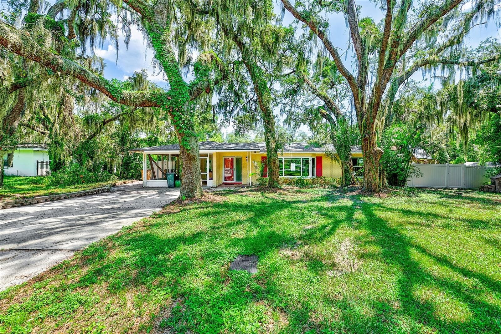 303 SAINT AUGUSTINE AVE