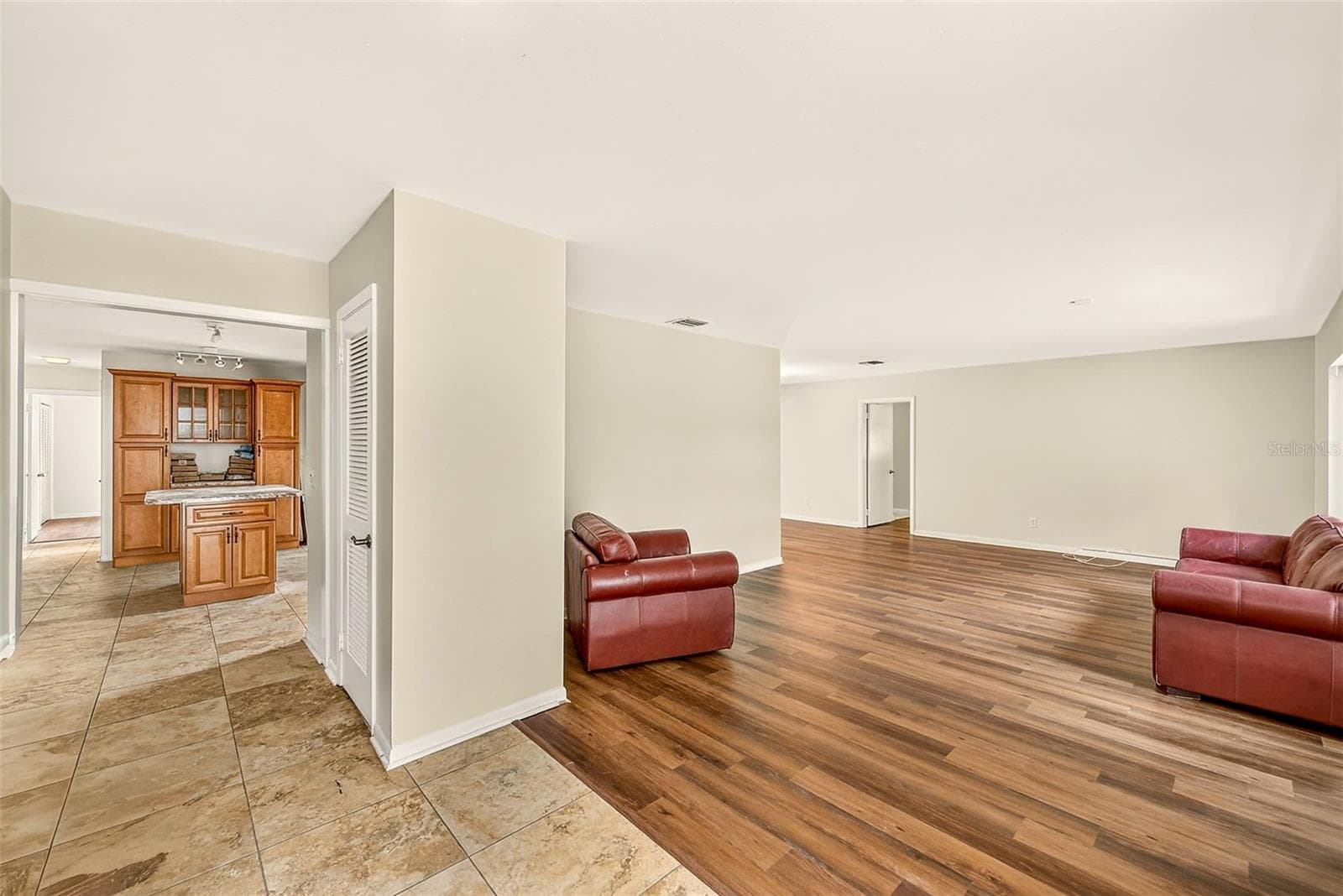 Single Family Residence at 303 SAINT AUGUSTINE AVE, TEMPLE TERRACE, photo 6 of 44