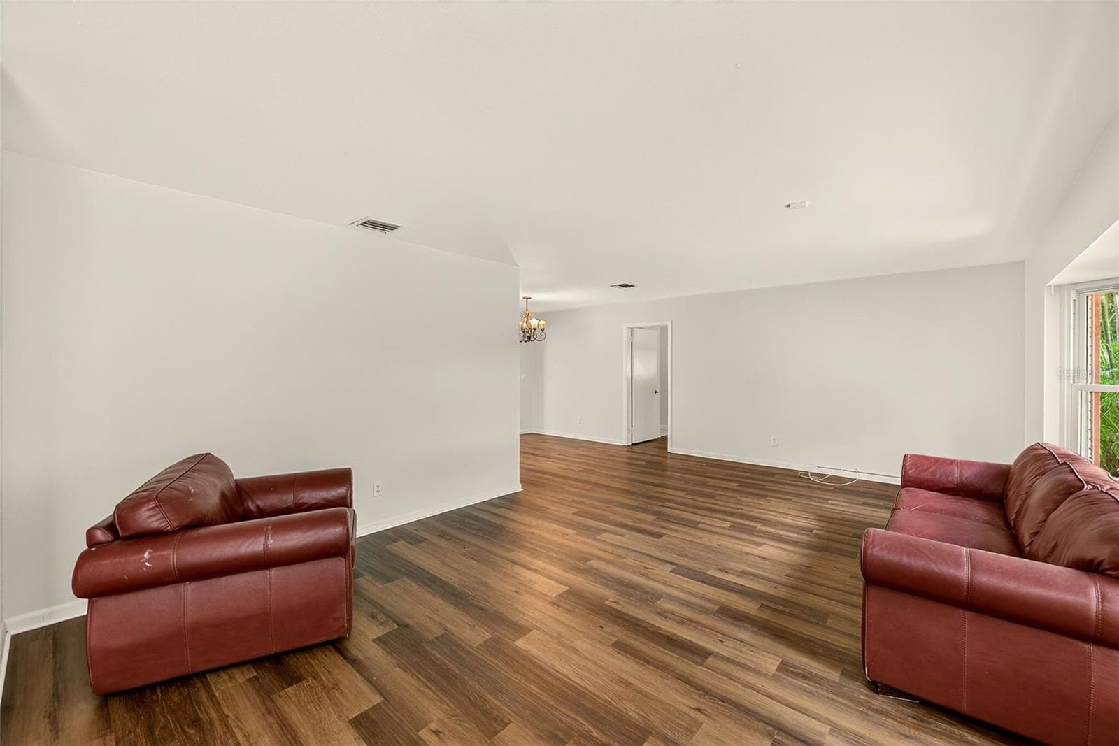 Single Family Residence at 303 SAINT AUGUSTINE AVE, TEMPLE TERRACE, photo 7 of 44