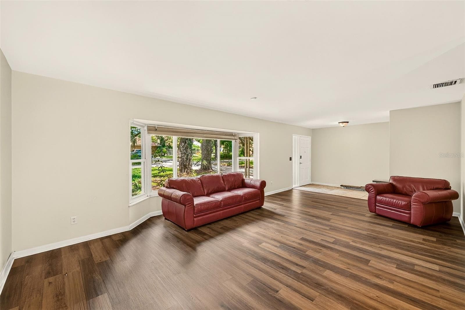 Single Family Residence at 303 SAINT AUGUSTINE AVE, TEMPLE TERRACE, photo 8 of 44