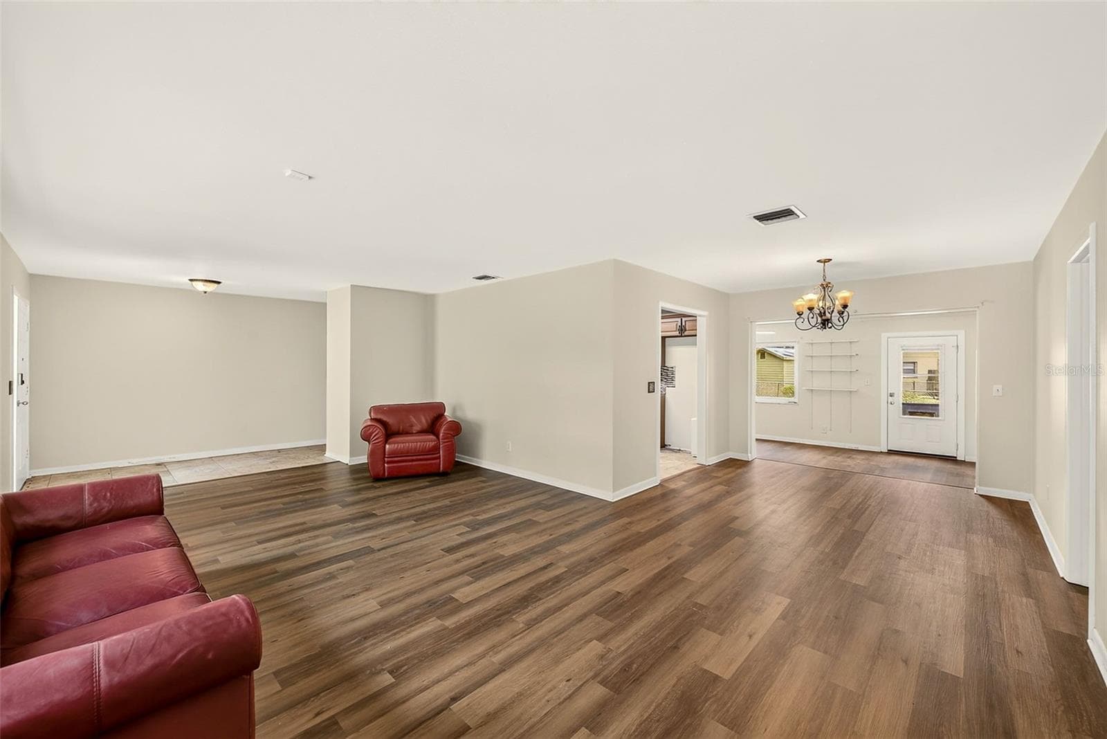 Single Family Residence at 303 SAINT AUGUSTINE AVE, TEMPLE TERRACE, photo 9 of 44