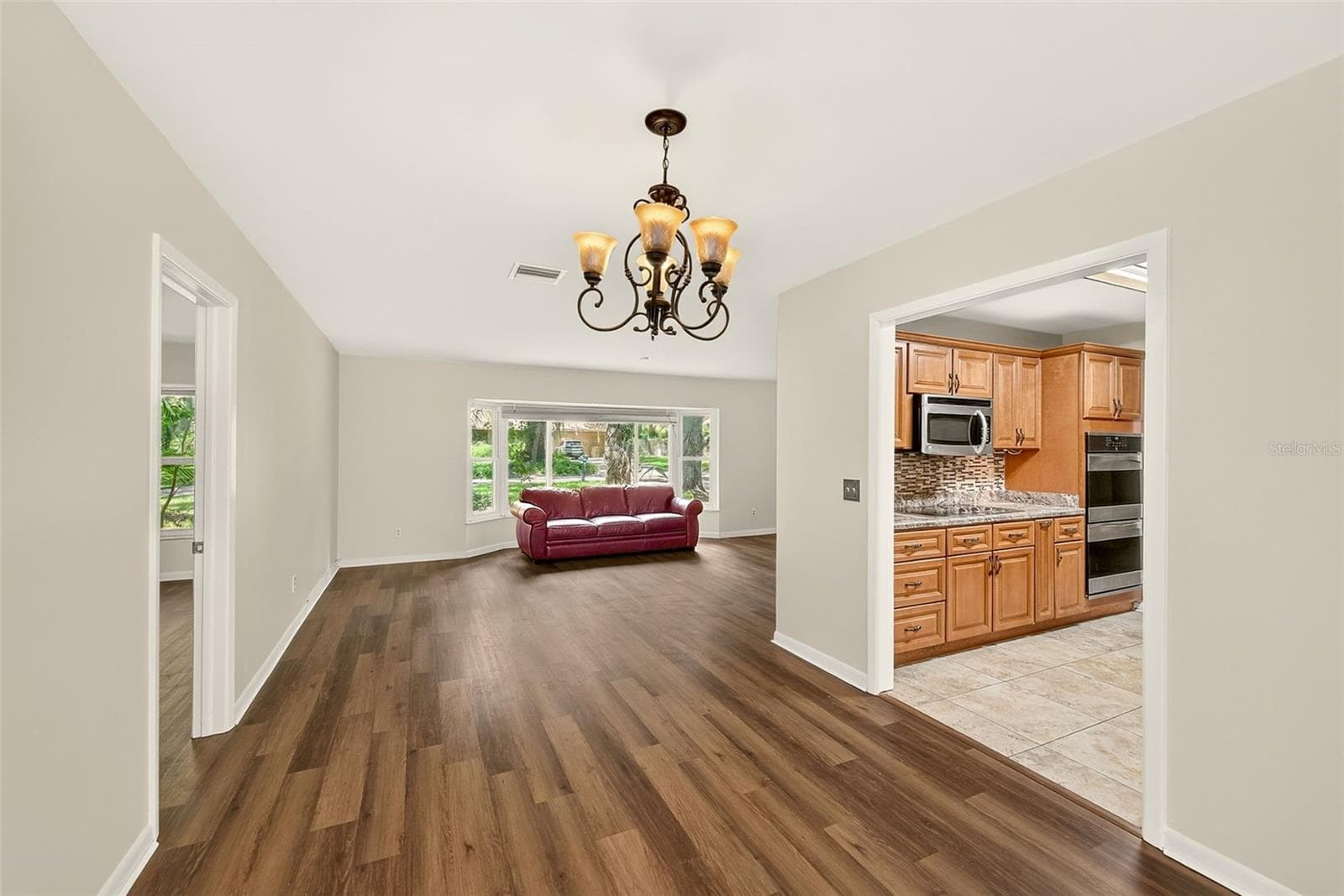 Single Family Residence at 303 SAINT AUGUSTINE AVE, TEMPLE TERRACE, photo 11 of 44