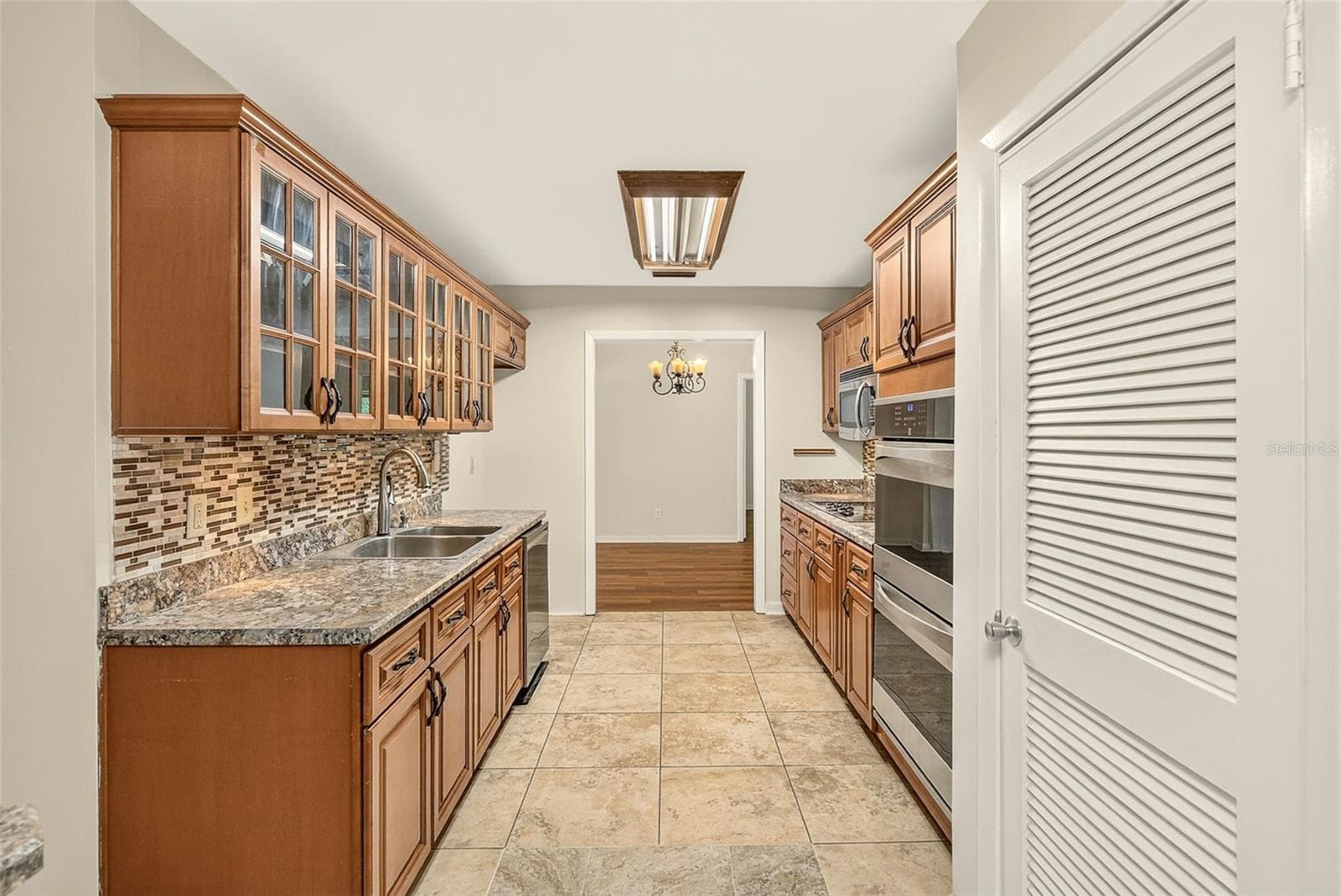Single Family Residence at 303 SAINT AUGUSTINE AVE, TEMPLE TERRACE, photo 16 of 44