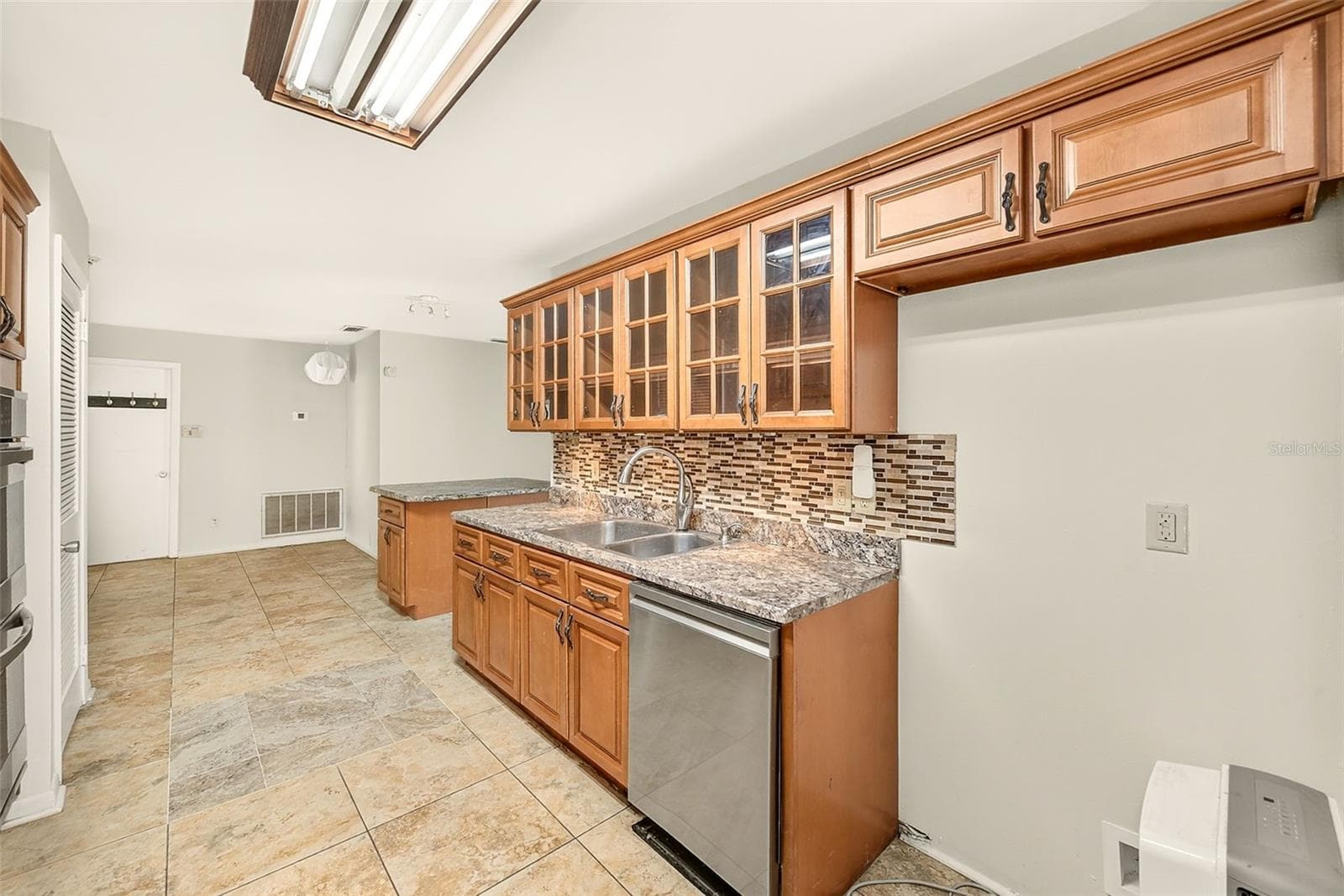 Single Family Residence at 303 SAINT AUGUSTINE AVE, TEMPLE TERRACE, photo 20 of 44