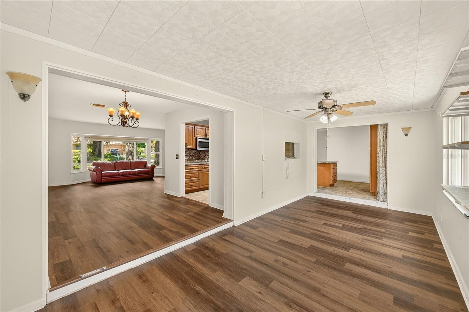 Single Family Residence at 303 SAINT AUGUSTINE AVE, TEMPLE TERRACE, photo 22 of 44