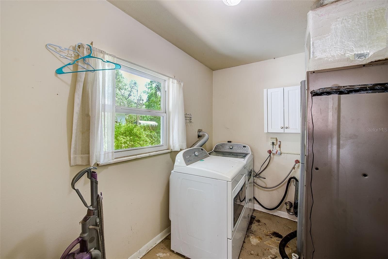 Single Family Residence at 303 SAINT AUGUSTINE AVE, TEMPLE TERRACE, photo 34 of 44
