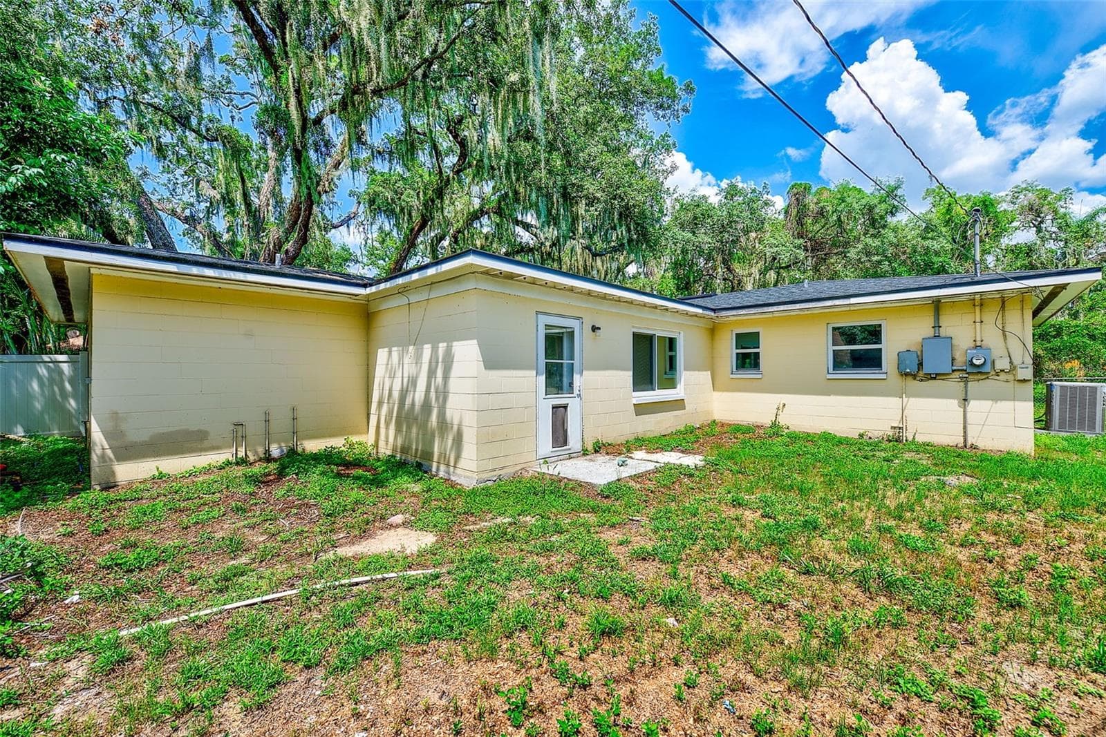 Single Family Residence at 303 SAINT AUGUSTINE AVE, TEMPLE TERRACE, photo 39 of 44