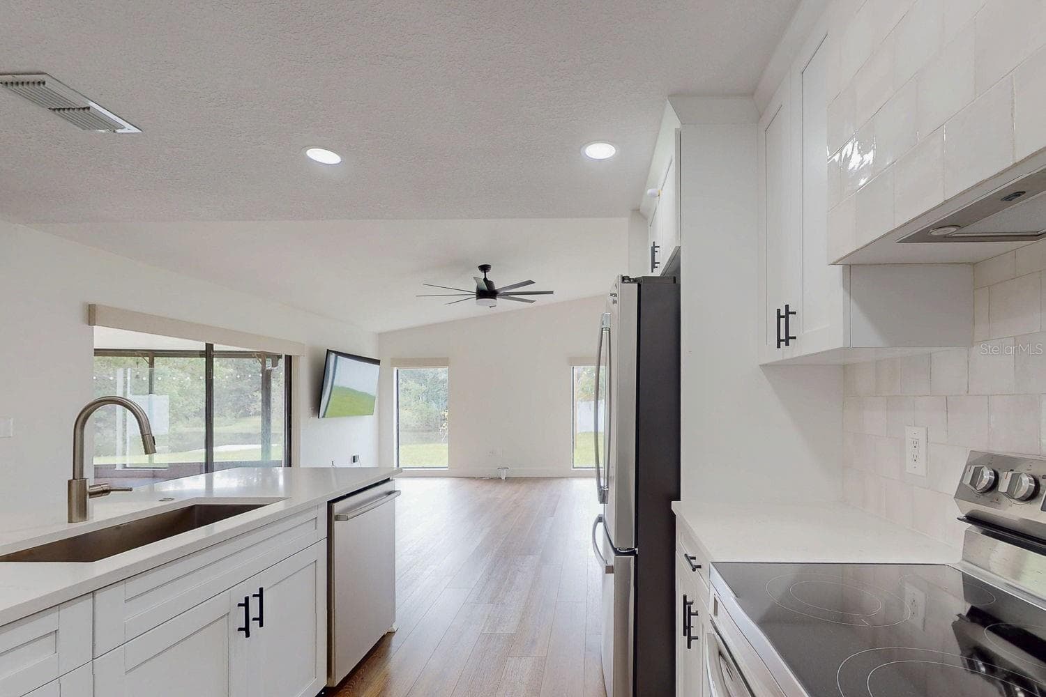 Single Family Residence at 18916 GERACI RD, LUTZ, photo 8 of 33