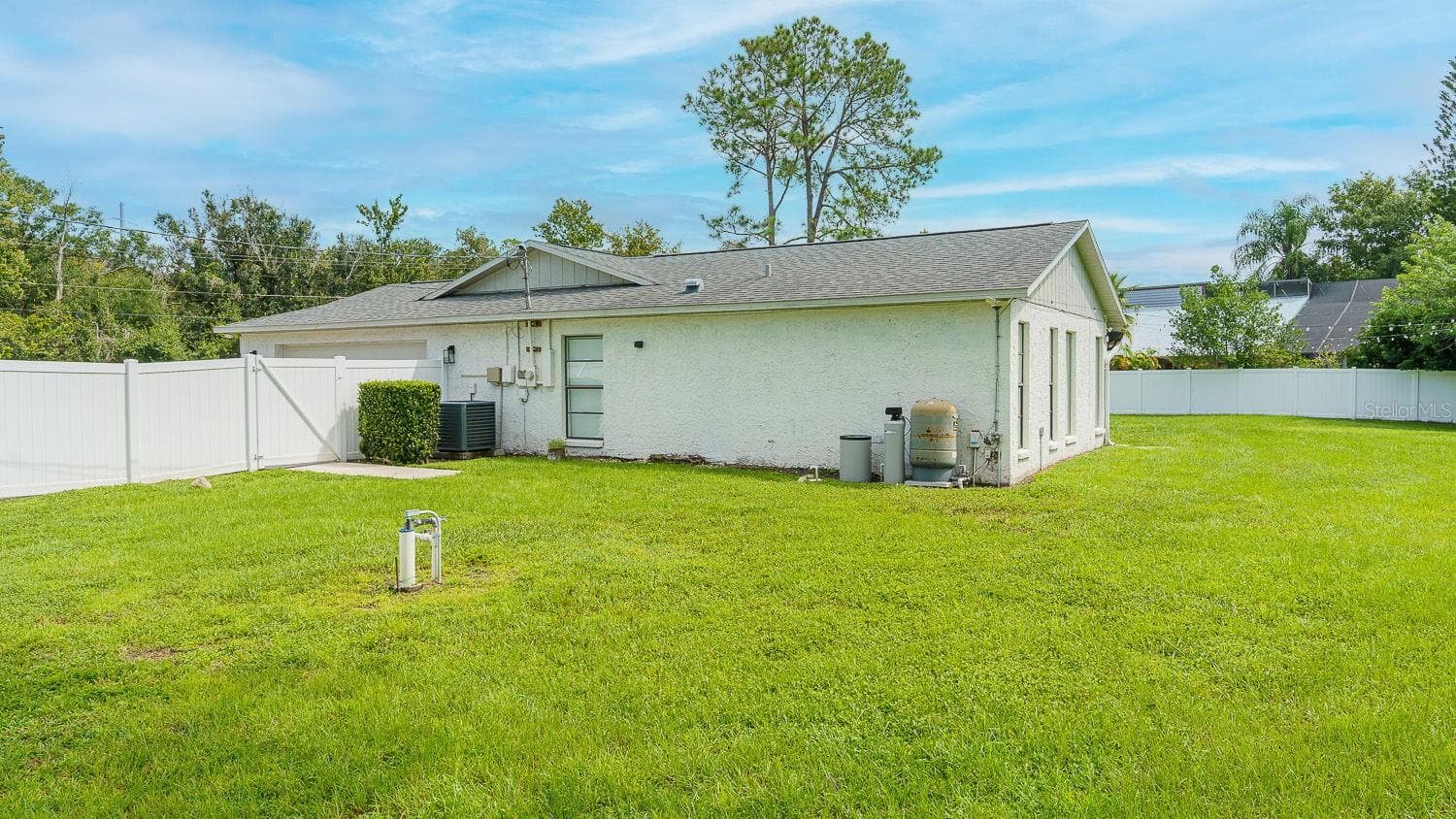 Single Family Residence at 18916 GERACI RD, LUTZ, photo 20 of 33