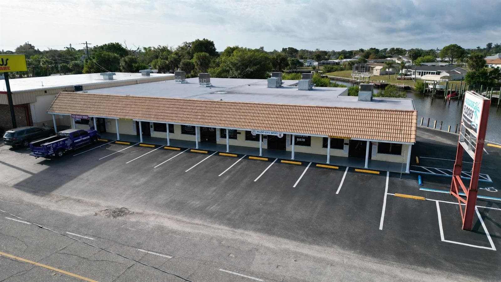3527 TAMIAMI TRL #E