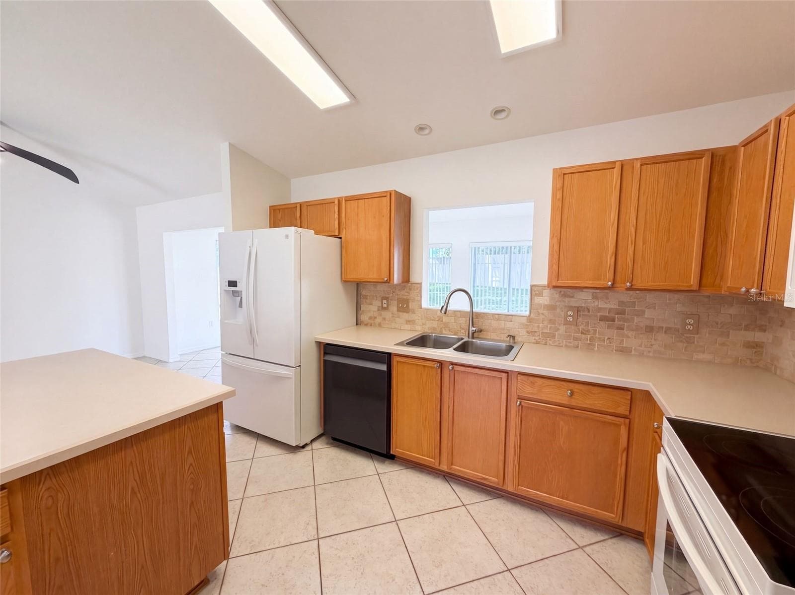 Single Family Residence at 14280 SE 85TH AVE, SUMMERFIELD, photo 8 of 24