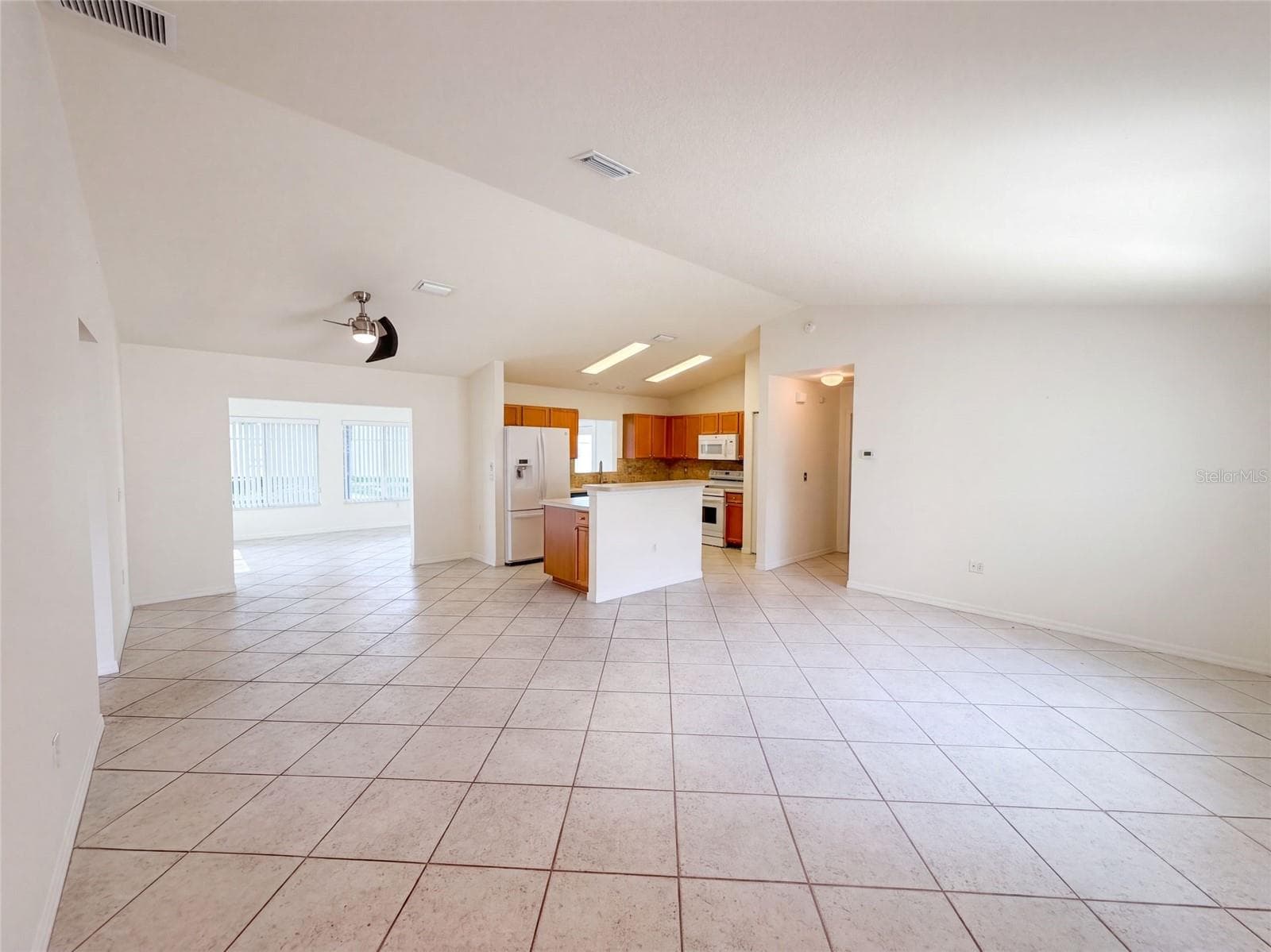 Single Family Residence at 14280 SE 85TH AVE, SUMMERFIELD, photo 11 of 24