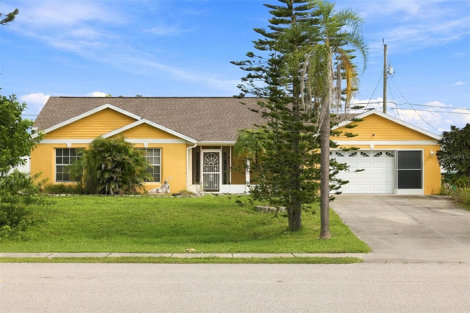 Single Family Residence at 9910 GULFSTREAM BLVD, ENGLEWOOD, photo 11 of 42