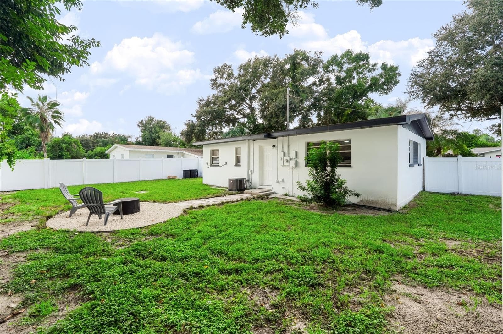 Single Family Residence at 327 BARBARA CIR, BELLEAIR, photo 22 of 26