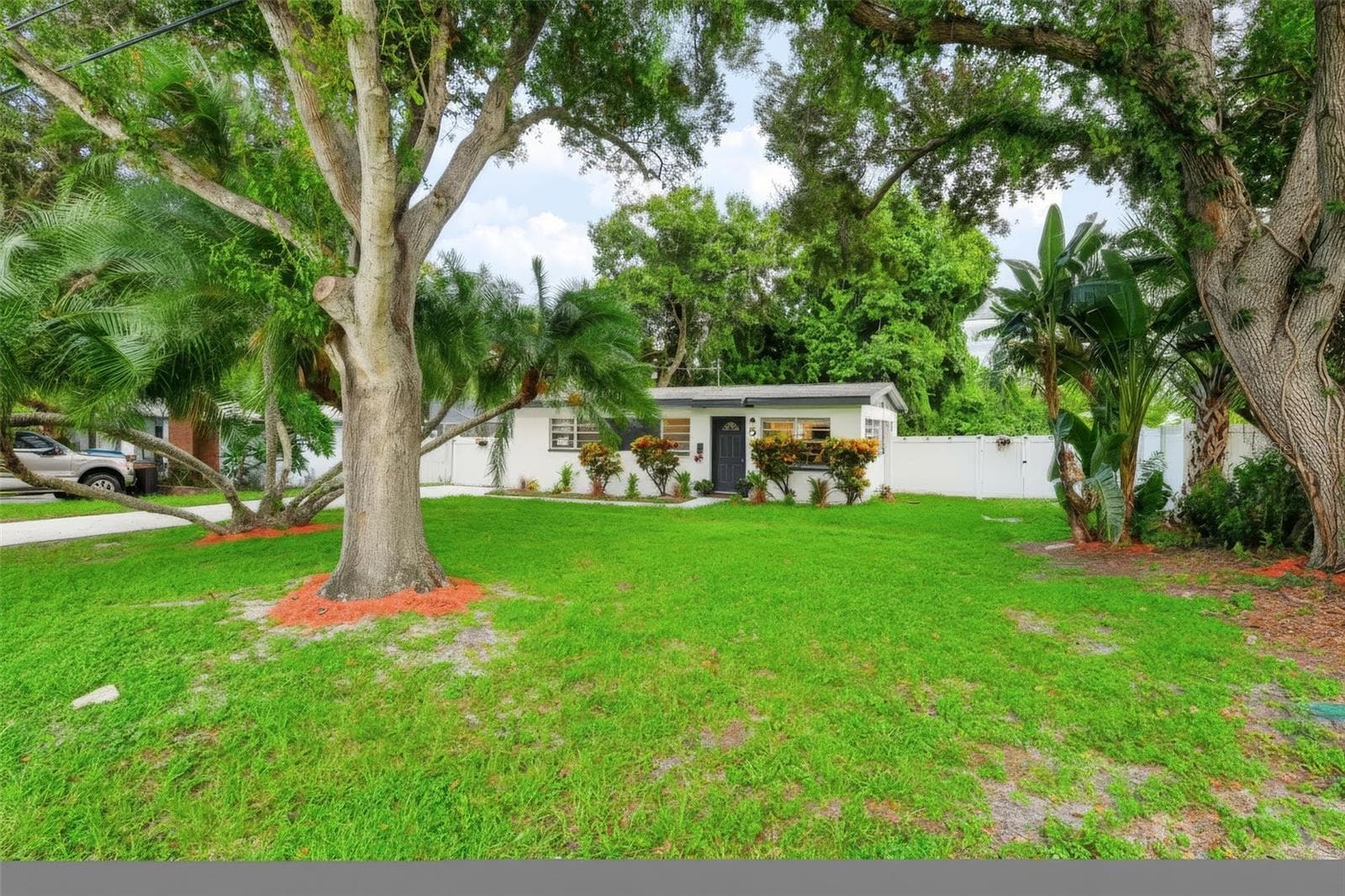 Single Family Residence at 327 BARBARA CIR, BELLEAIR, photo 24 of 26