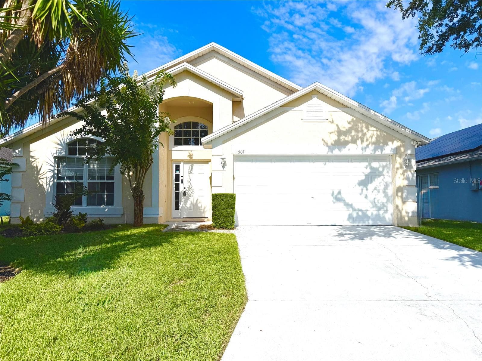 207 LANGHAM DR
