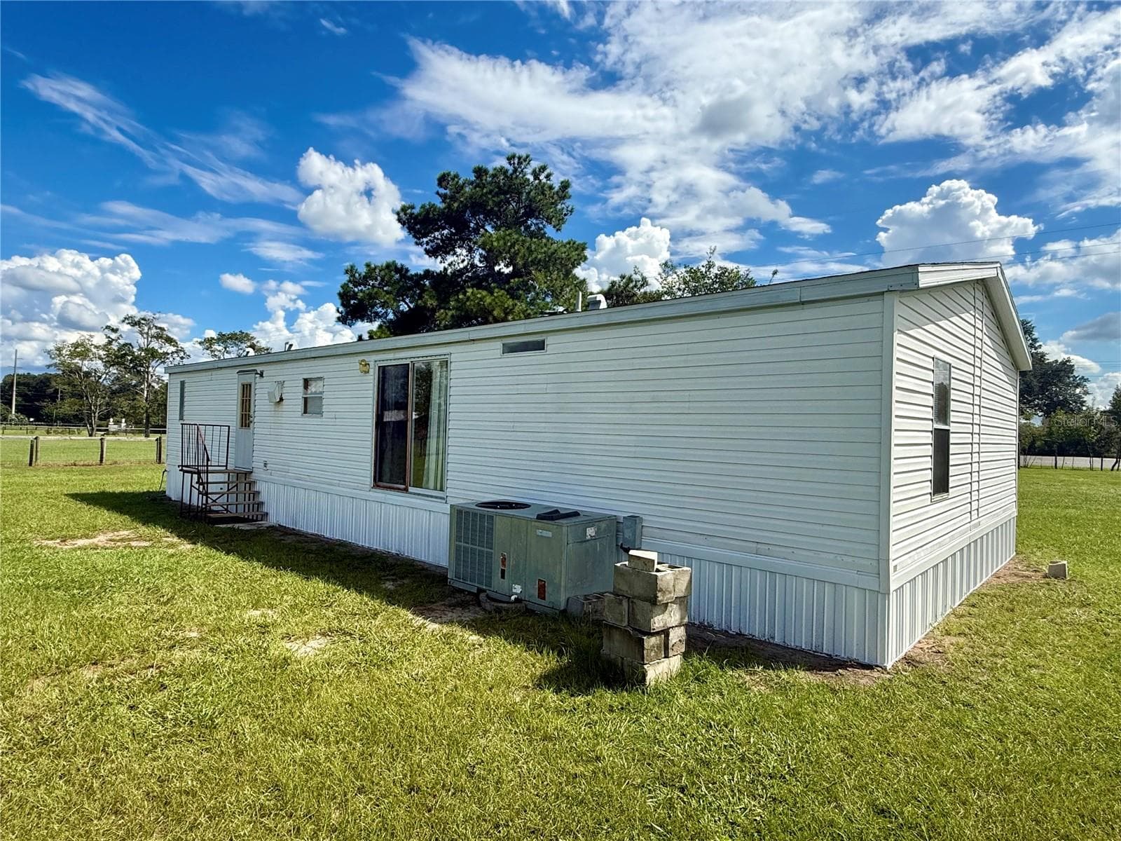 Manufactured Home at 1401 SW 145TH ST, OCALA, photo 13 of 33