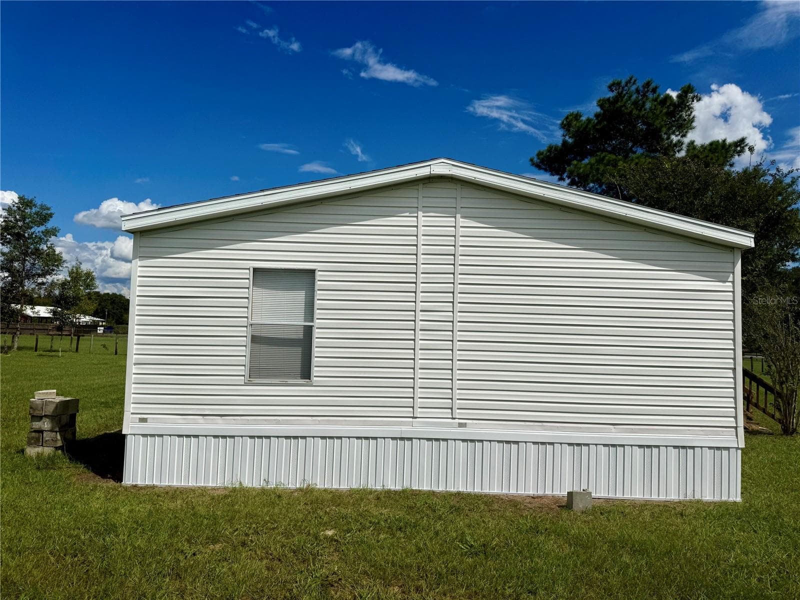 Manufactured Home at 1401 SW 145TH ST, OCALA, photo 14 of 33
