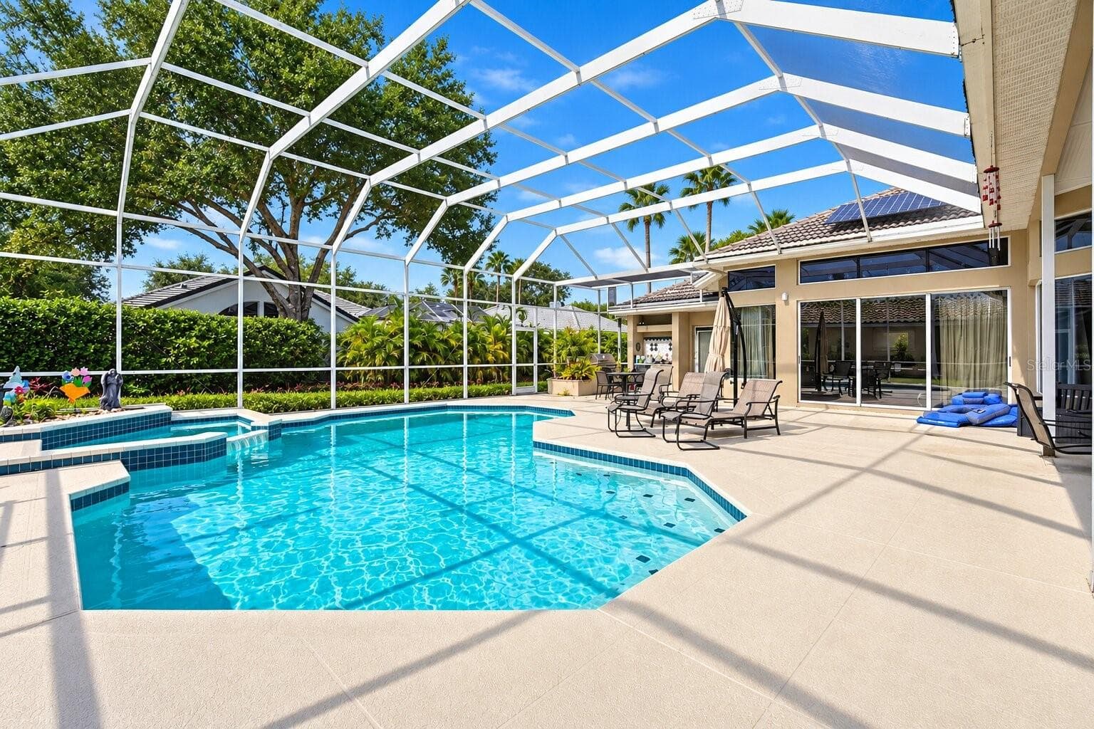 Single Family Residence at 9108 WOODRIDGE RUN DR, TAMPA, photo 3 of 46