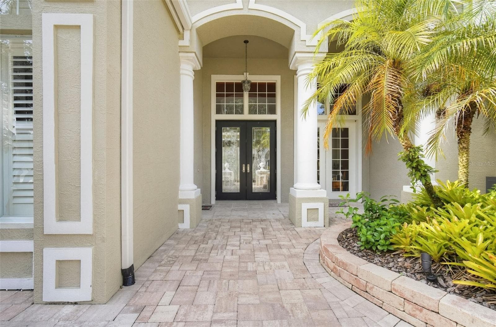 Single Family Residence at 9108 WOODRIDGE RUN DR, TAMPA, photo 7 of 46
