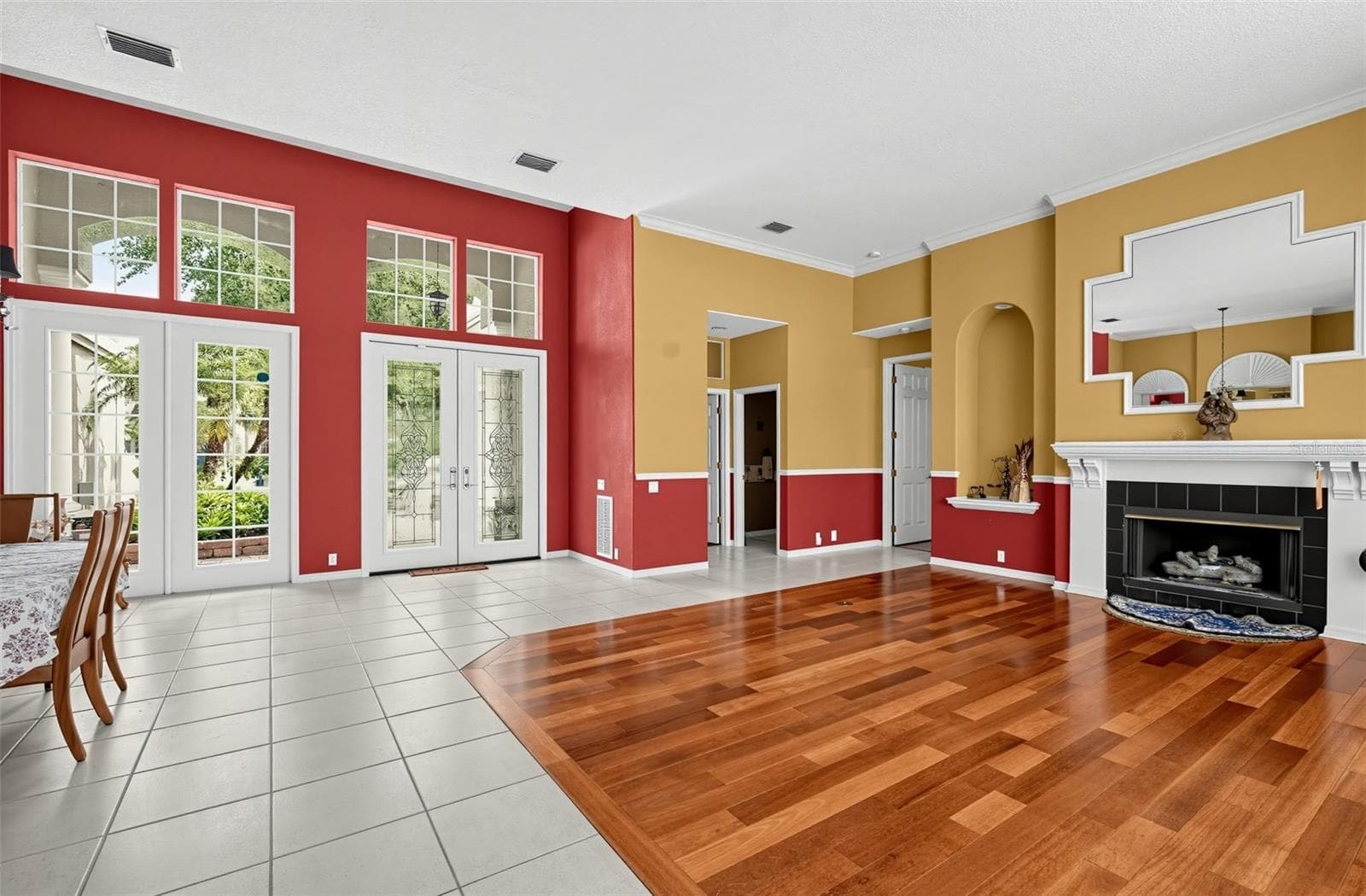 Single Family Residence at 9108 WOODRIDGE RUN DR, TAMPA, photo 9 of 46