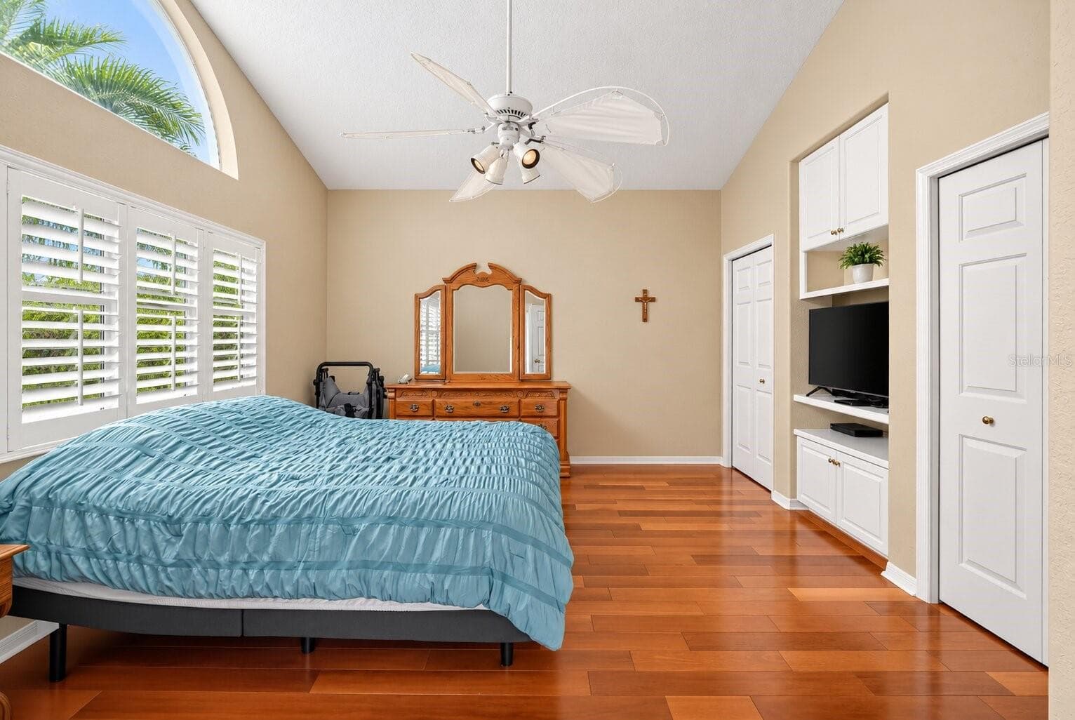 Single Family Residence at 9108 WOODRIDGE RUN DR, TAMPA, photo 24 of 46