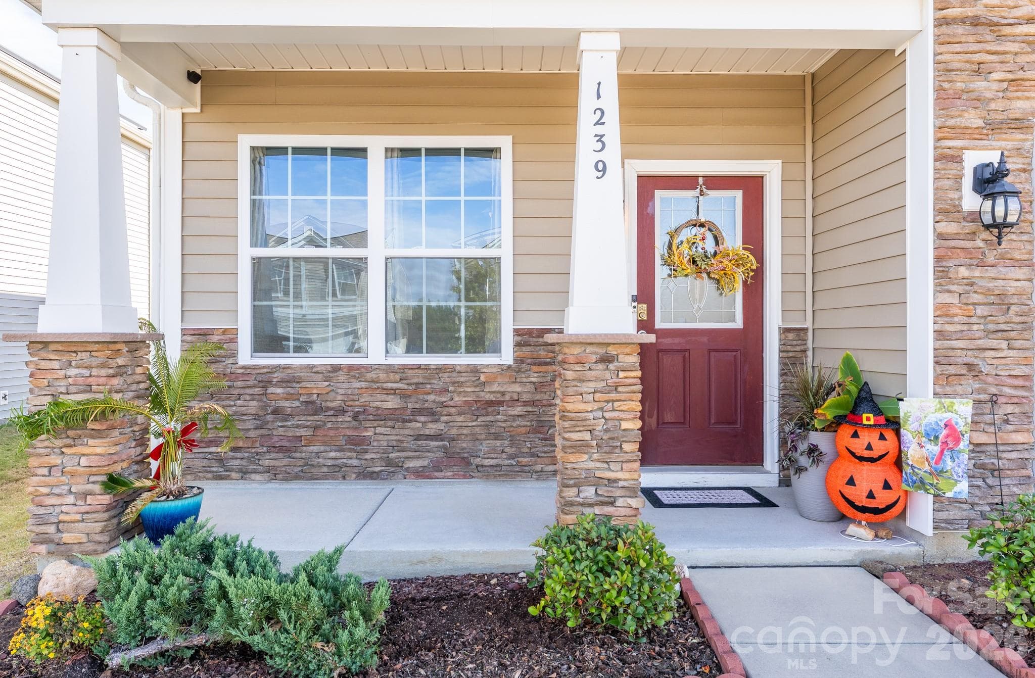 Single Family Residence at 1239 Kent Downs Avenue SW, Concord, photo 2 of 26