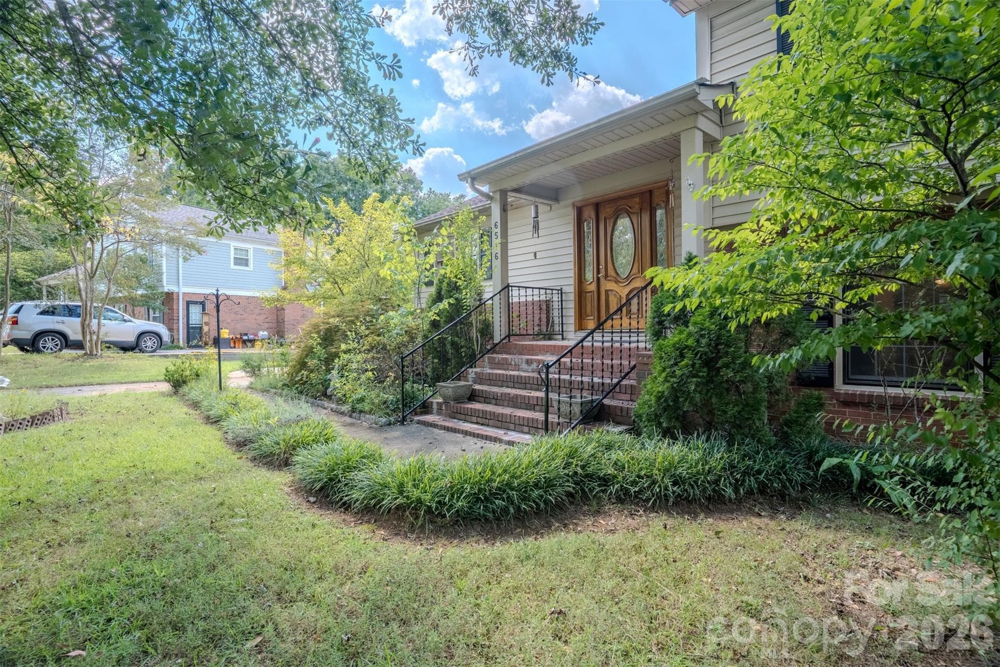 Single Family Residence at 6516 Brynwood Drive, Charlotte, photo 2 of 32