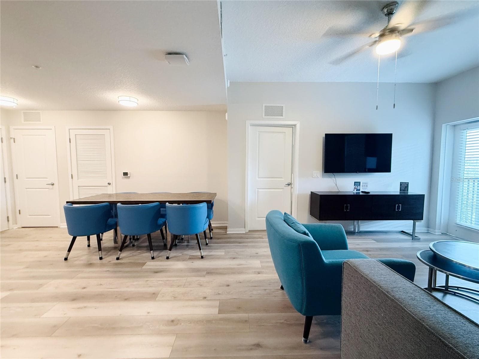 Living - 4013 BREAKVIEW DR #A308, ORLANDO