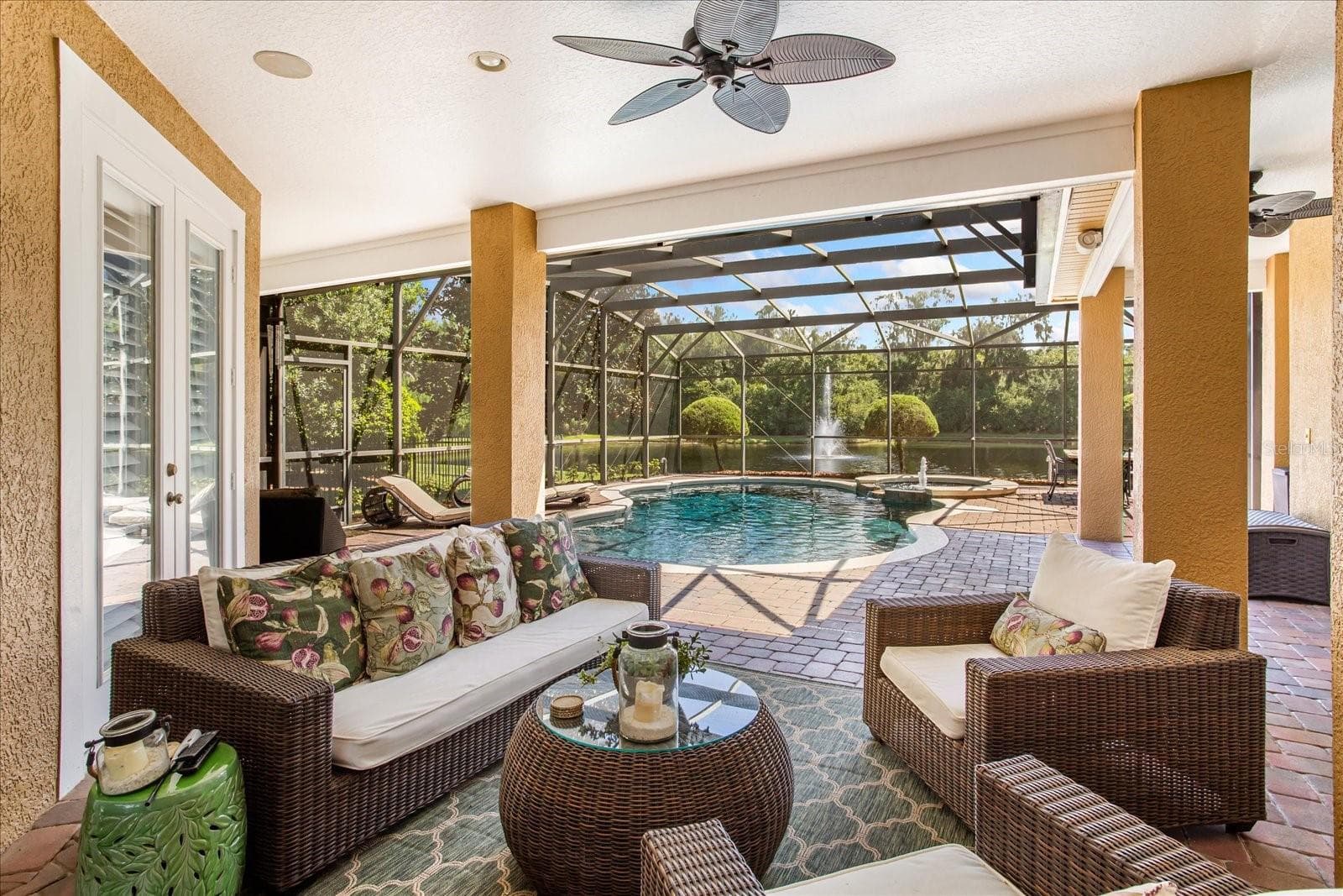 Lanai with view to pool and pond - 1220 PRESTIGE PT, OVIEDO