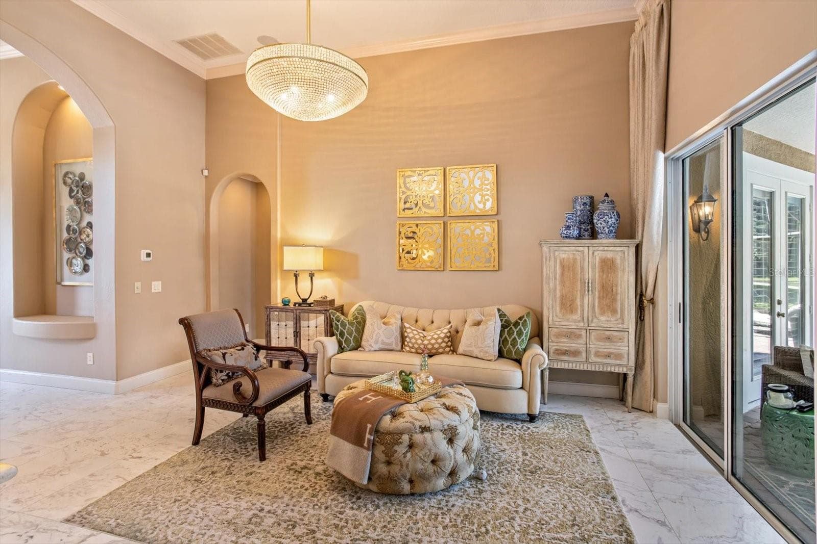 Living Rm with sliders to pool and lanai - 1220 PRESTIGE PT, OVIEDO