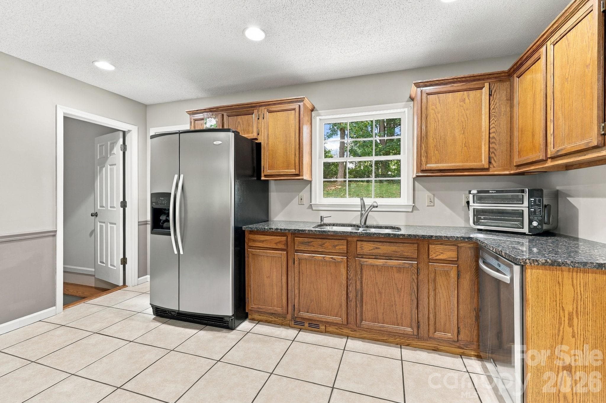 Single Family Residence at 6 Cisco Road, Asheville, photo 11 of 40