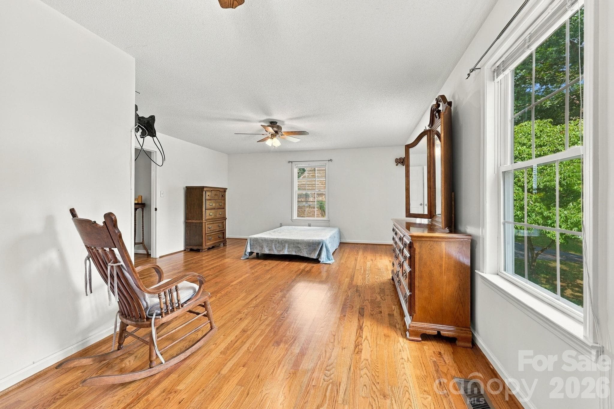 Furnishings Virtually Removed - 6 Cisco Road, Asheville