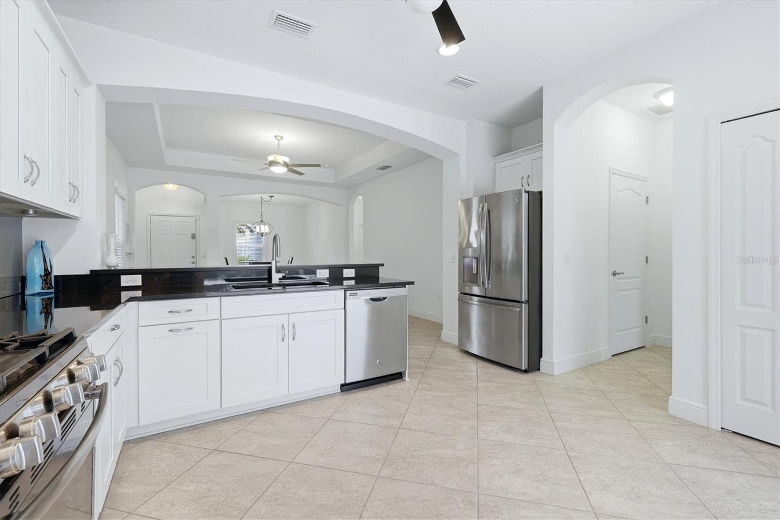 Single Family Residence at 12676 SAGEWOOD DR, VENICE, photo 12 of 46