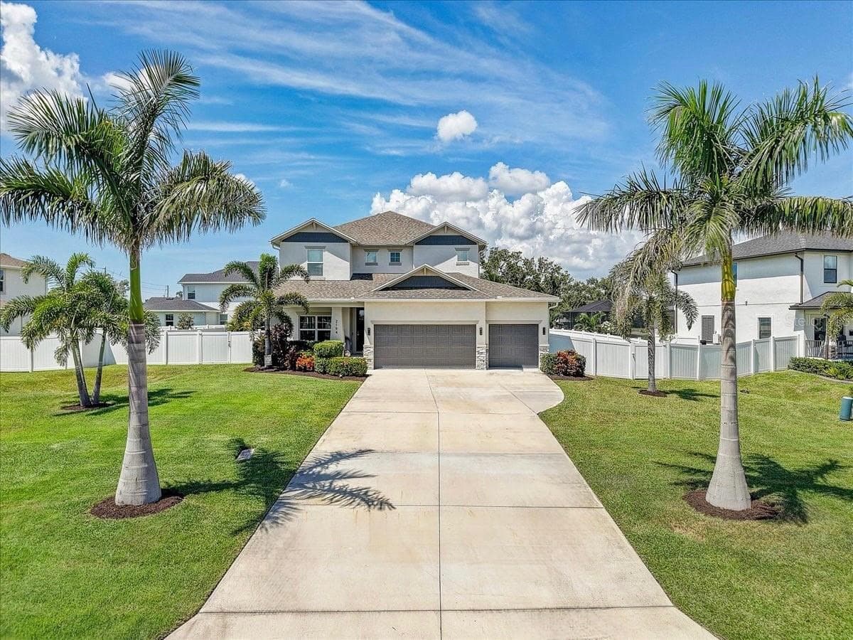 Single Family Residence at 2194 FAIRWAY AVE S, ST PETERSBURG, photo 3 of 85