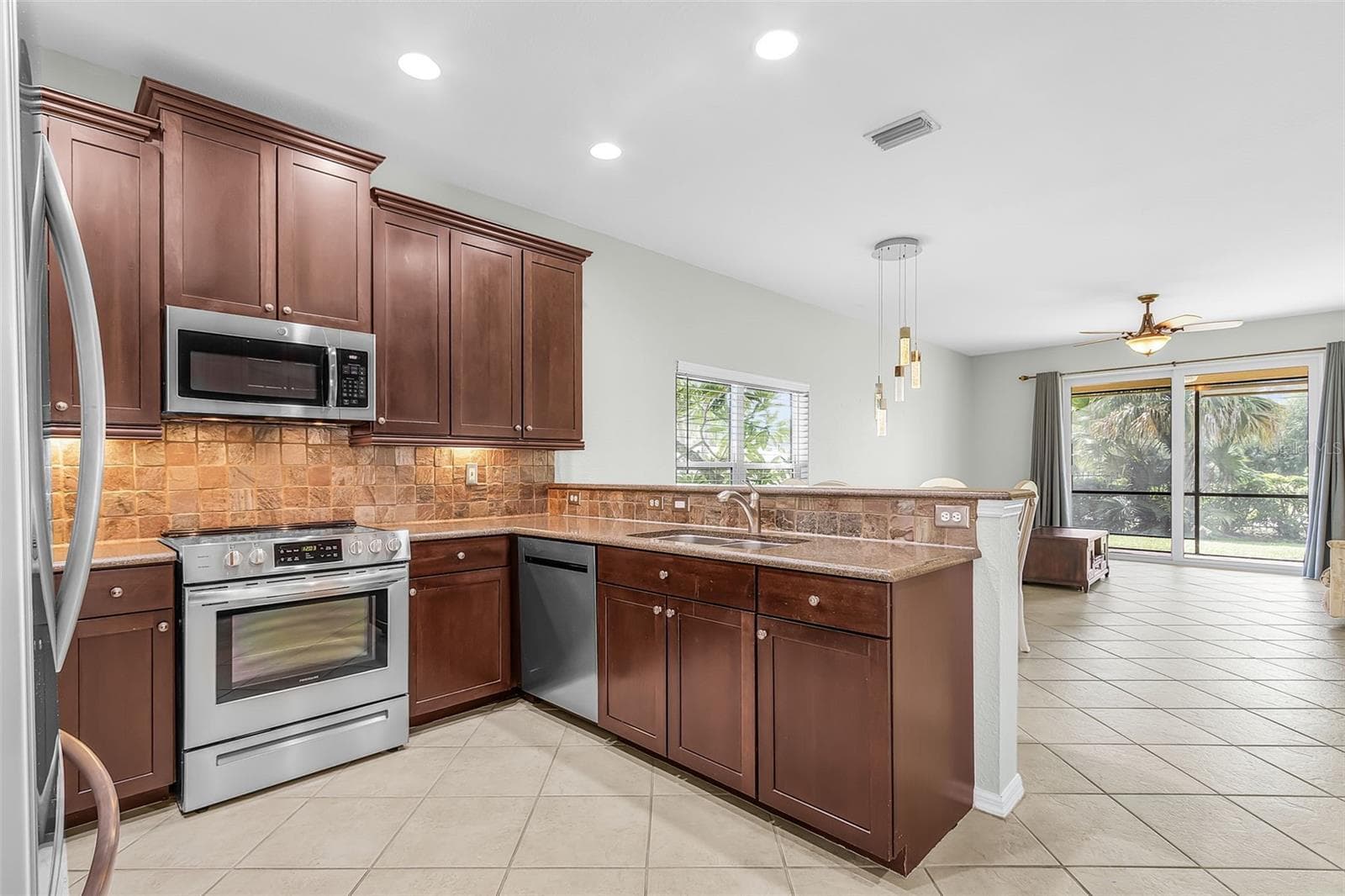 Single Family Residence at 2229 CAPE HEATHER CIR, CAPE CORAL, photo 2 of 33