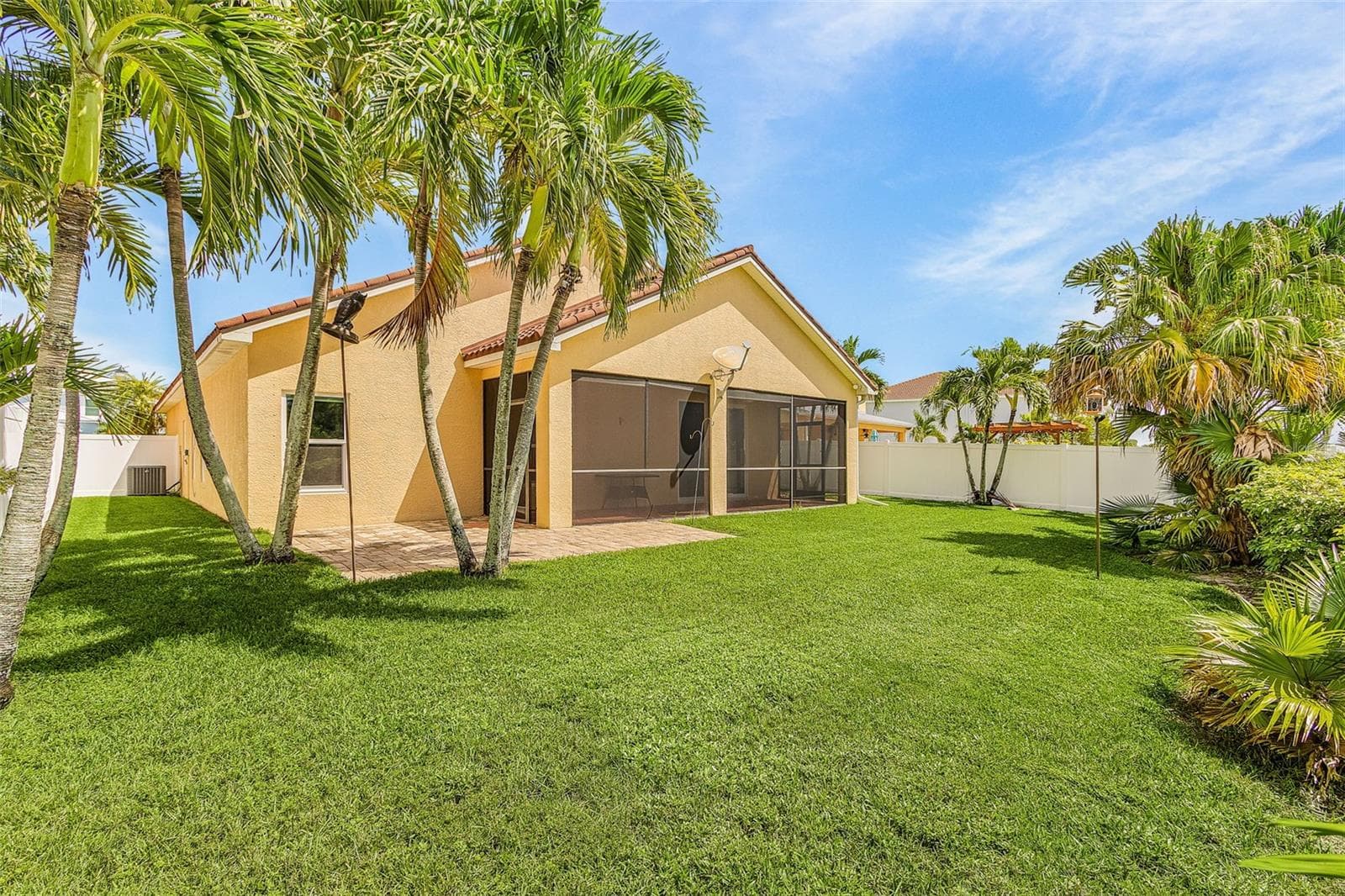 Single Family Residence at 2229 CAPE HEATHER CIR, CAPE CORAL, photo 24 of 33