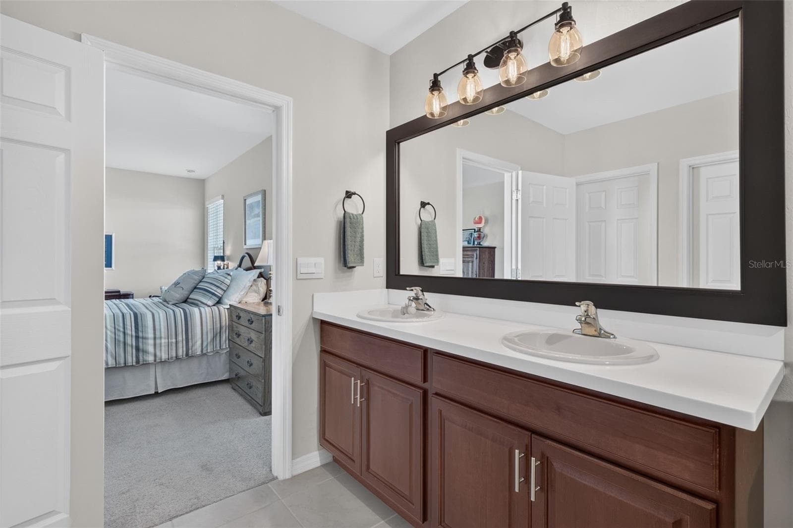 Updated Light Fixture, Prvate Water Closet and Walk in Closet - 1706 NW 30TH LN, CAPE CORAL