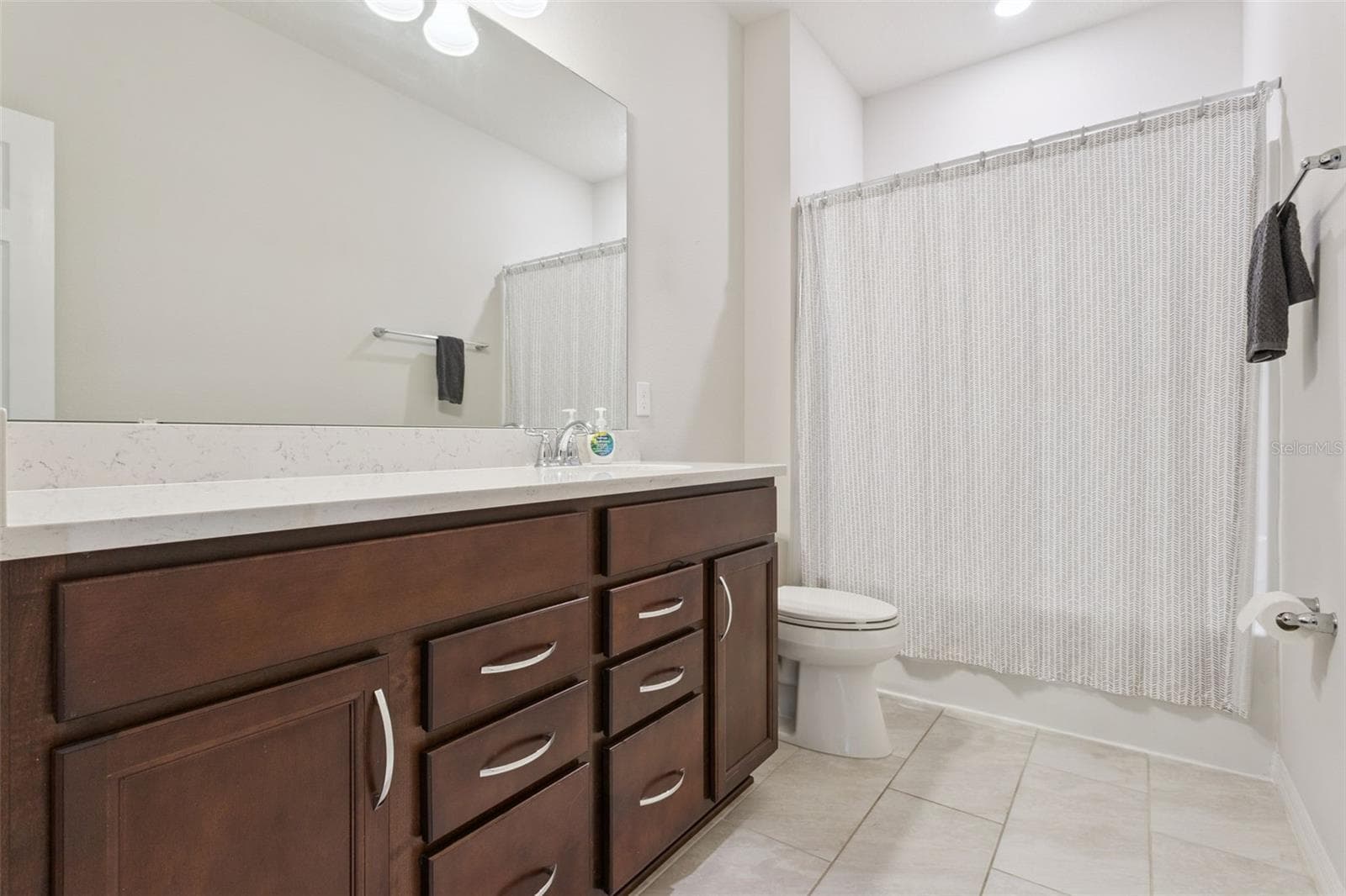 Primary en-Suite Bath - 2749 HILLTOP LOOP, APOPKA