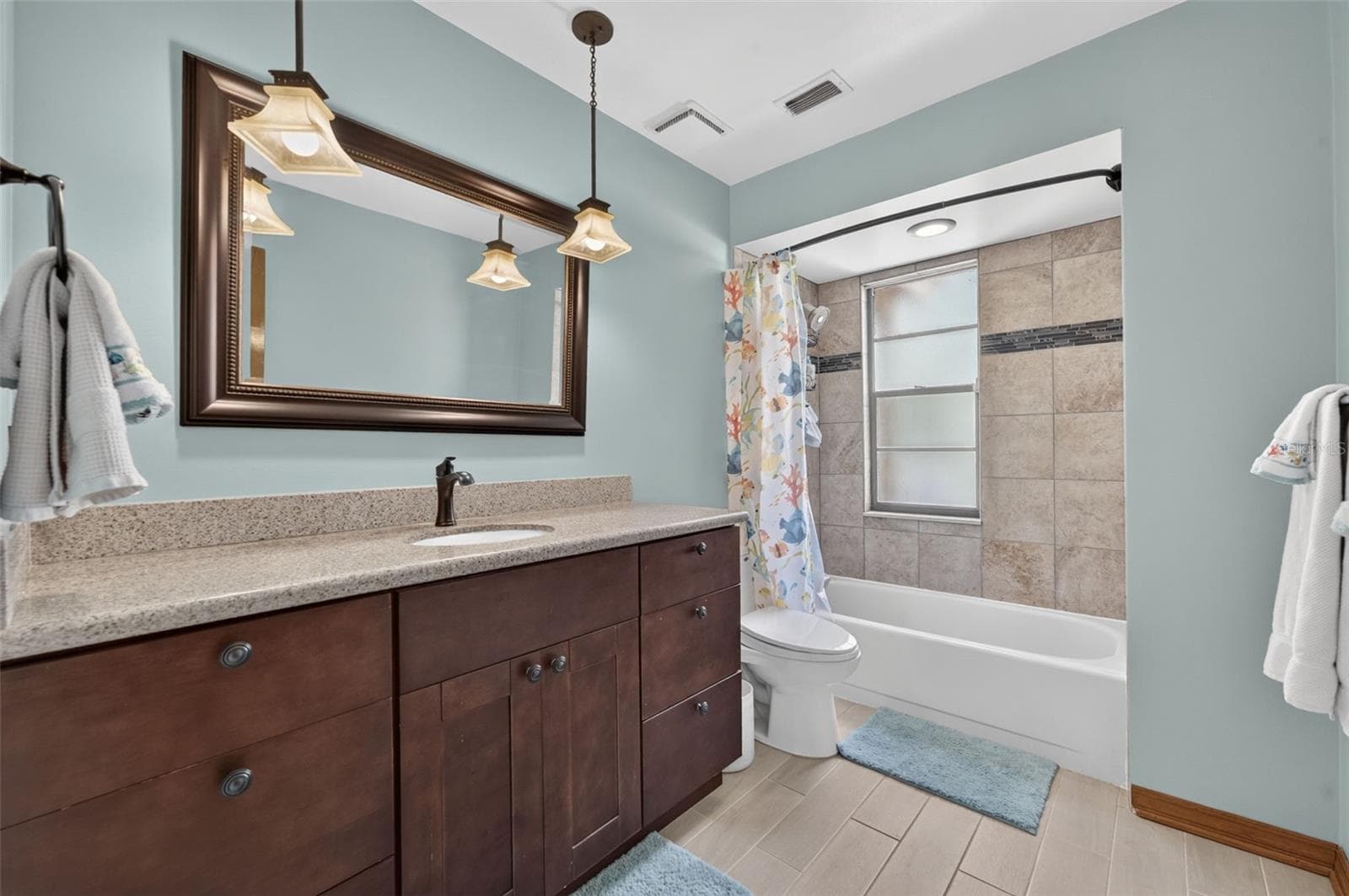Guest Bathroom - 1010 W PEBBLE BEACH CIR, WINTER SPRINGS