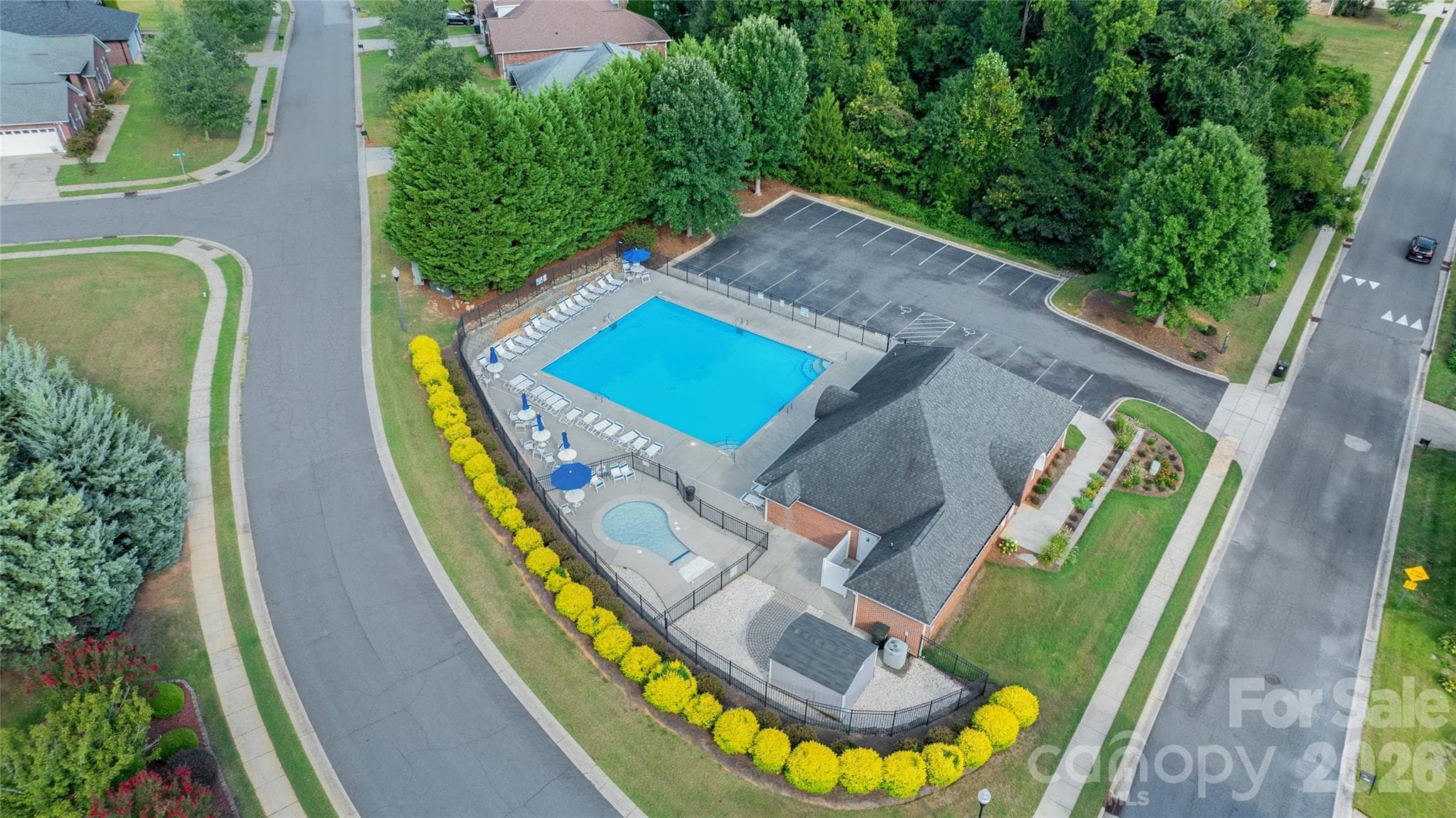 Single Family Residence at 2440 Flintshire Lane, Gastonia, photo 47 of 48