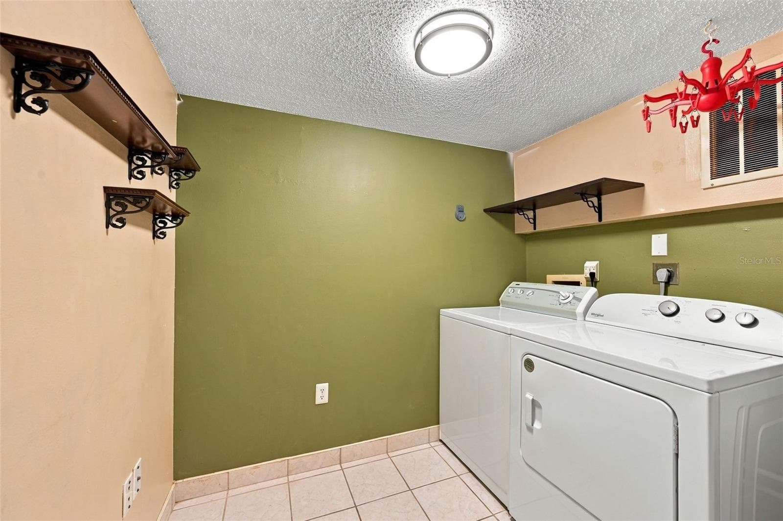 Laundry Room - 3380 CRYSTAL CT E #P, PALM HARBOR