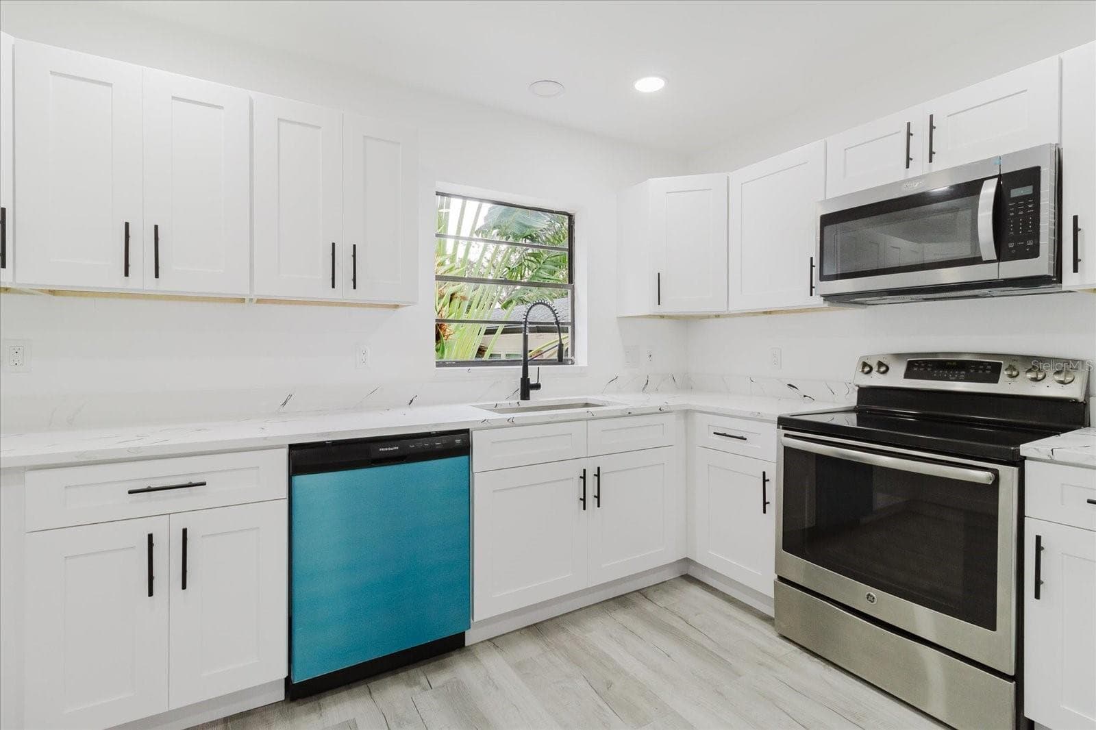 Single Family Residence at 3014 S WEST SHORE BLVD W, TAMPA, photo 19 of 75