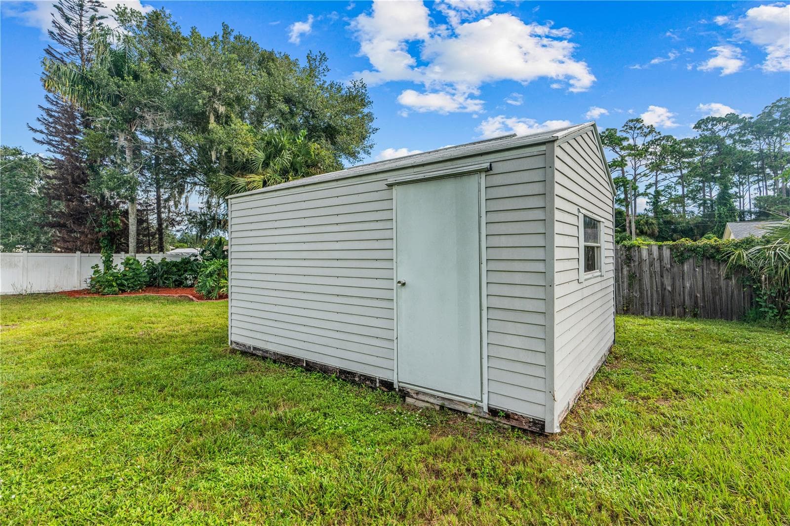 Single Family Residence at 2511 GLENWOOD AVE, NEW SMYRNA BEACH, photo 6 of 36