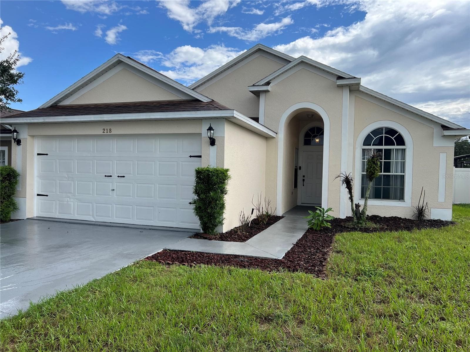 218 ROYAL RIDGE DR